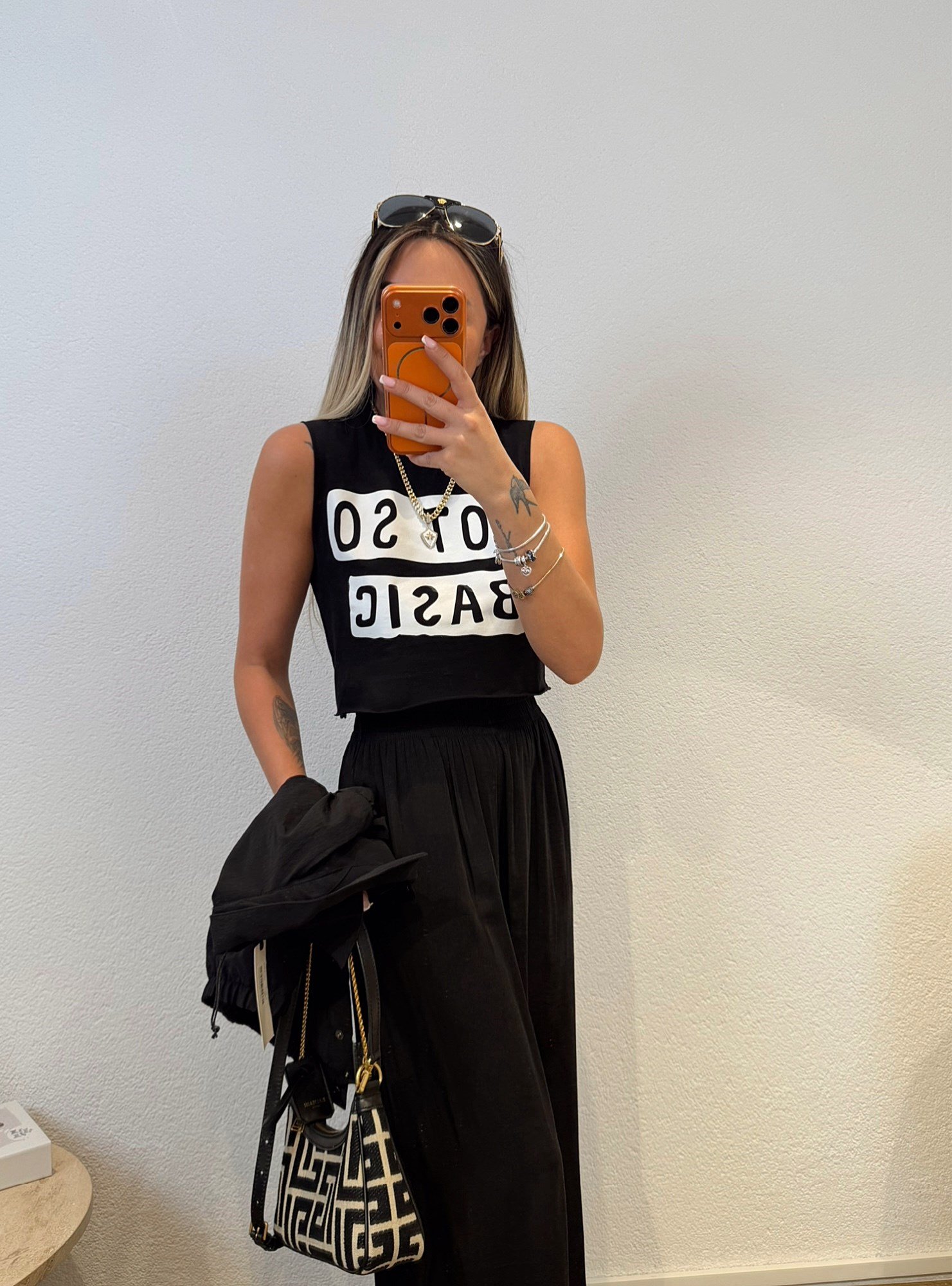 Not So Basic Siyah Crop Tshirt