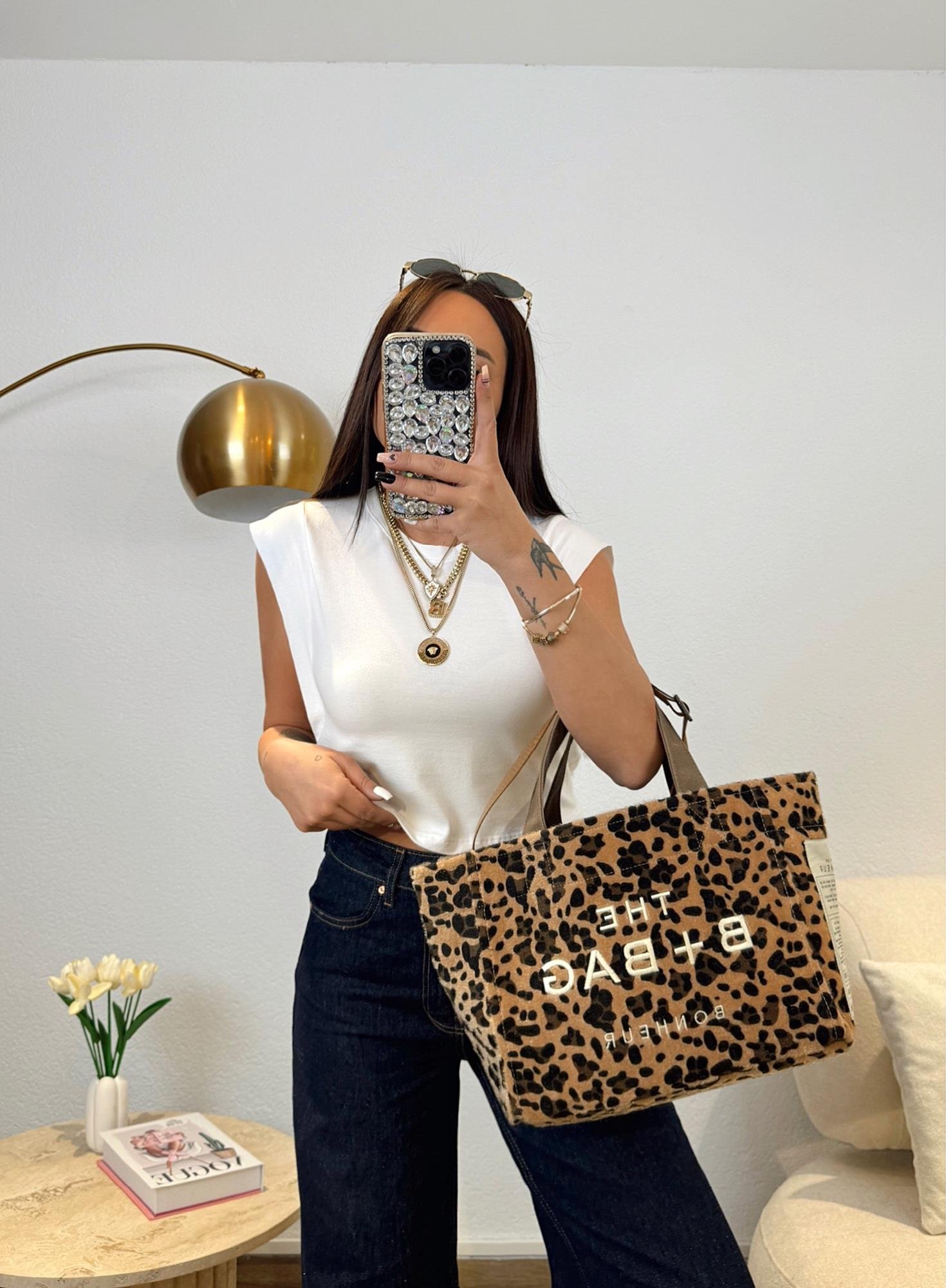 Omuz Detay Pamuklu Beyaz Crop Tshirt