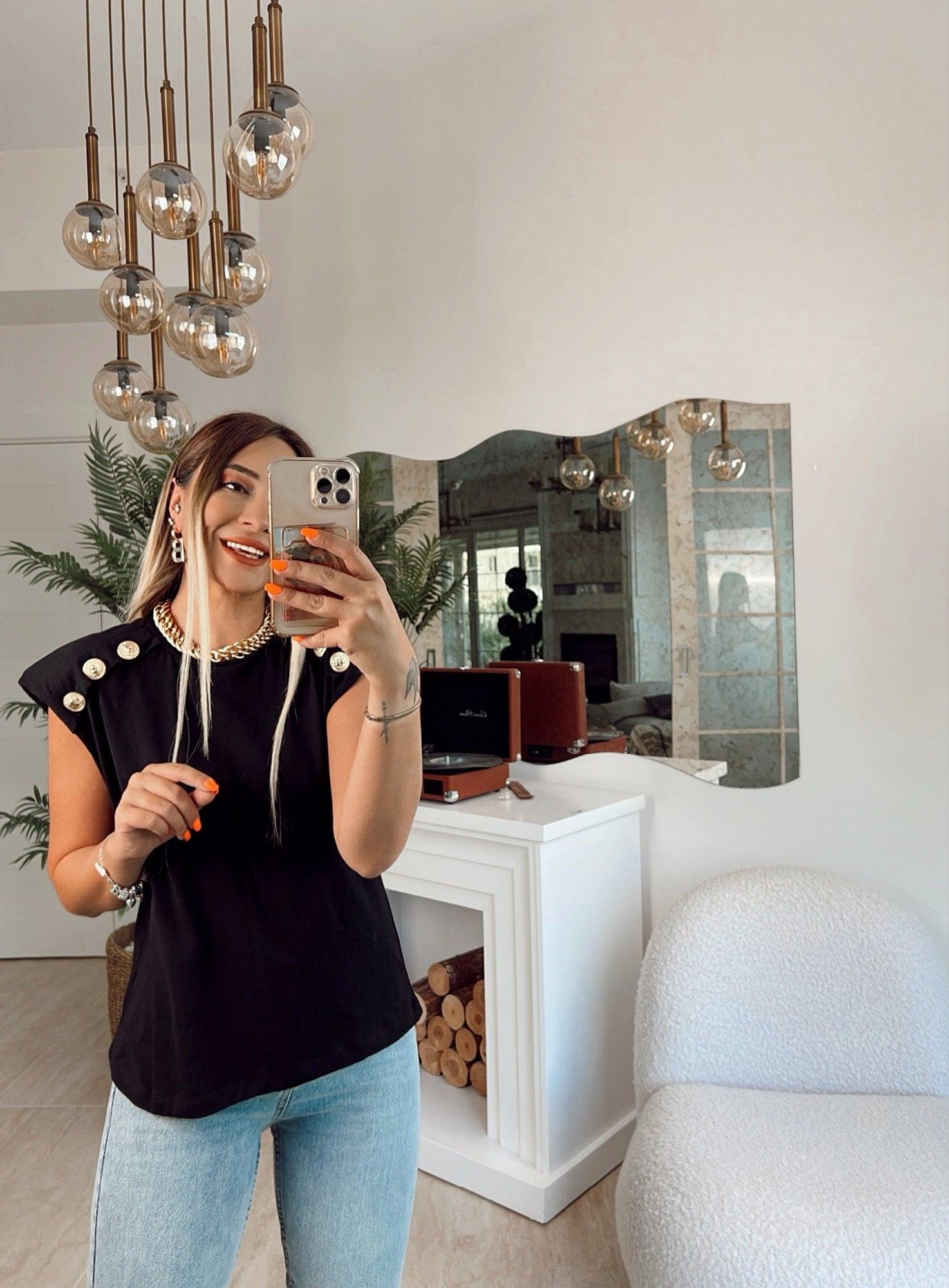 Omuzları Vatkalı Gold Düğmeli Siyah Basic