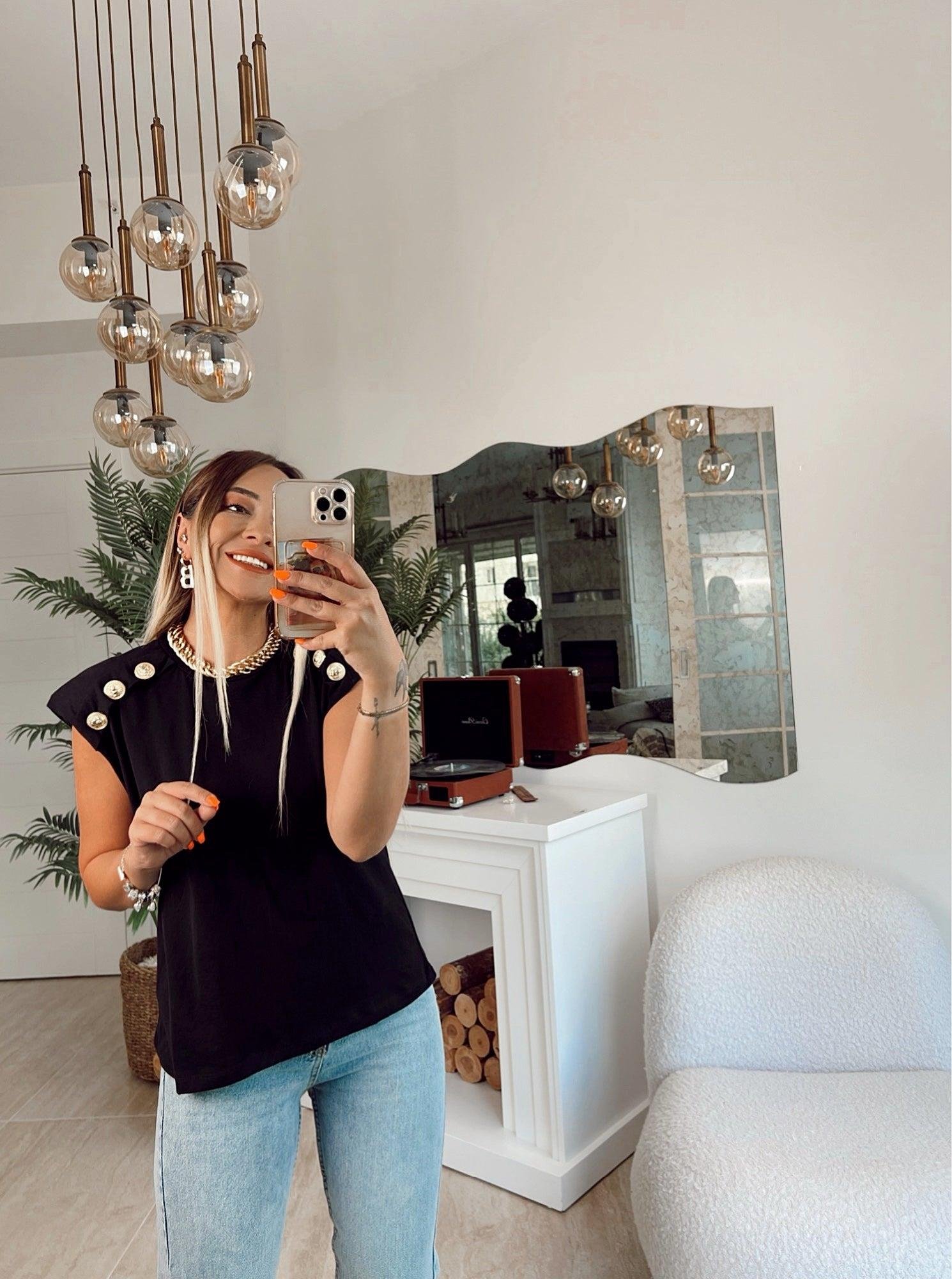 Omuzları Vatkalı Gold Düğmeli Siyah Basic