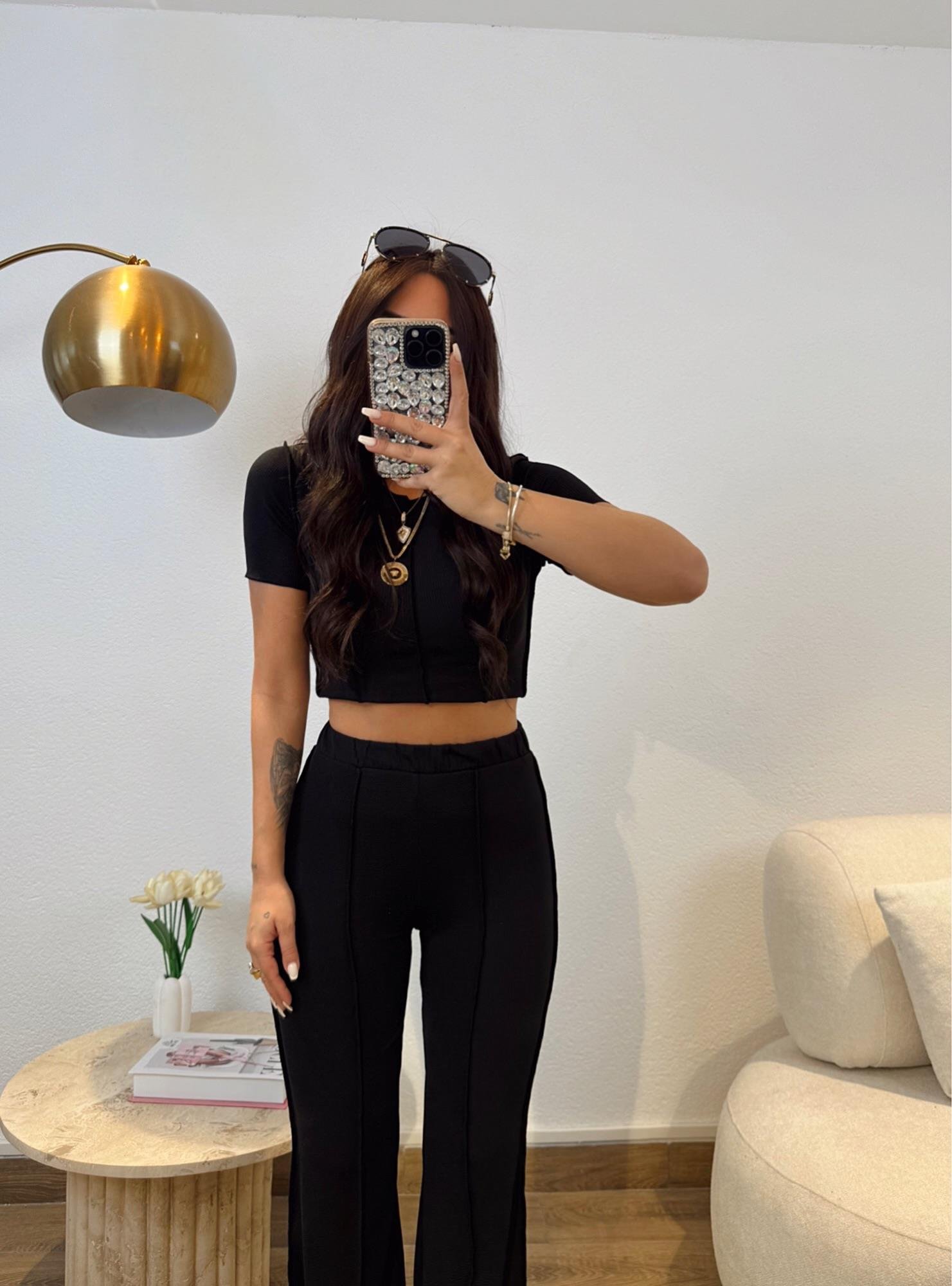 Önden Dikişli Crop-Pantolon Rahat Takım
