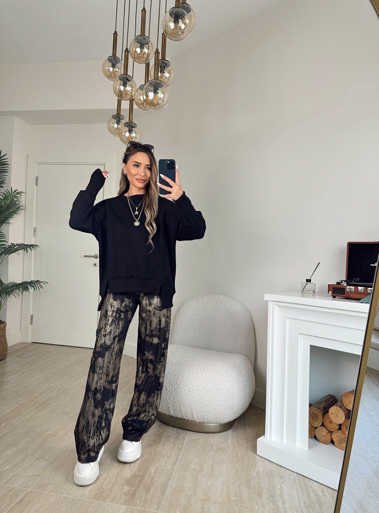 Önleri Yırtmaçlı Siyah Sweatshirt