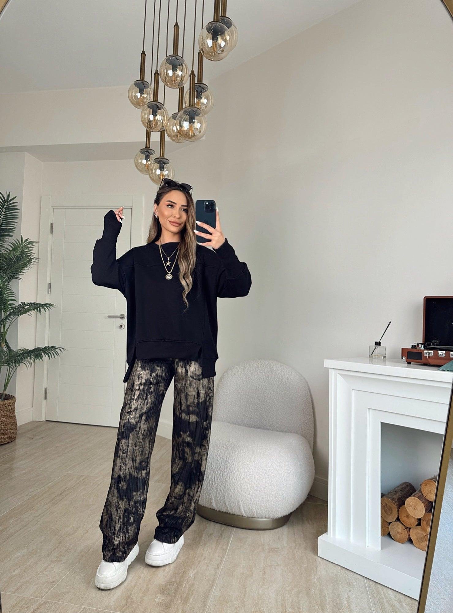 Önleri Yırtmaçlı Siyah Sweatshirt