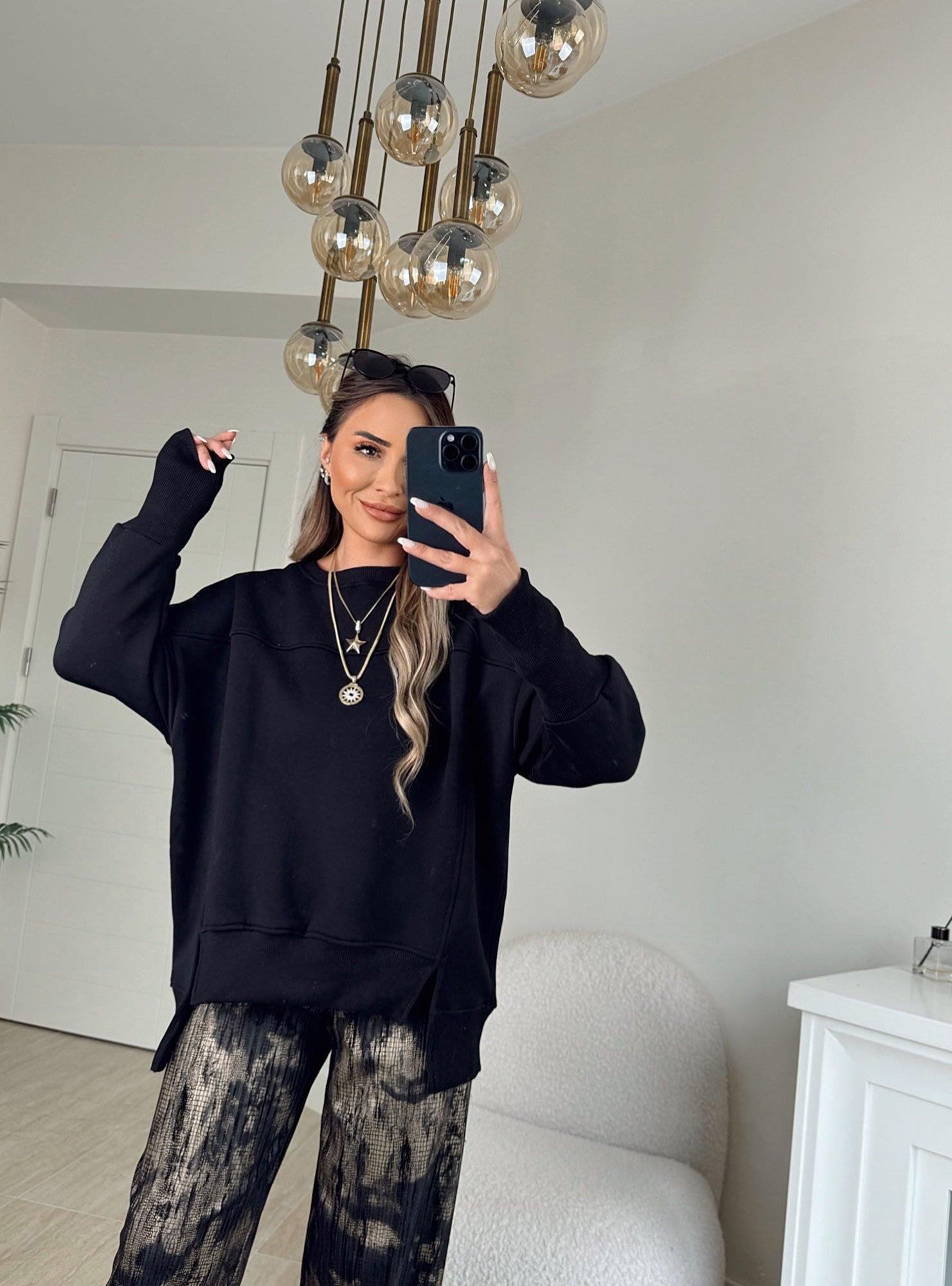 Önleri Yırtmaçlı Siyah Sweatshirt