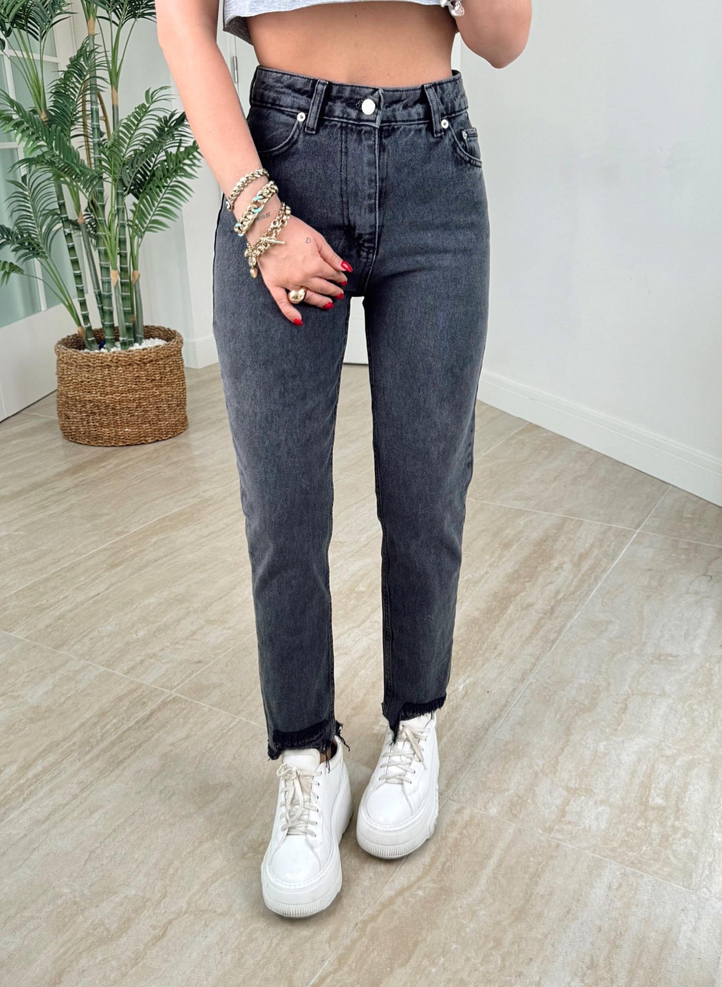 Paça Detay Antrasit Mom Jean