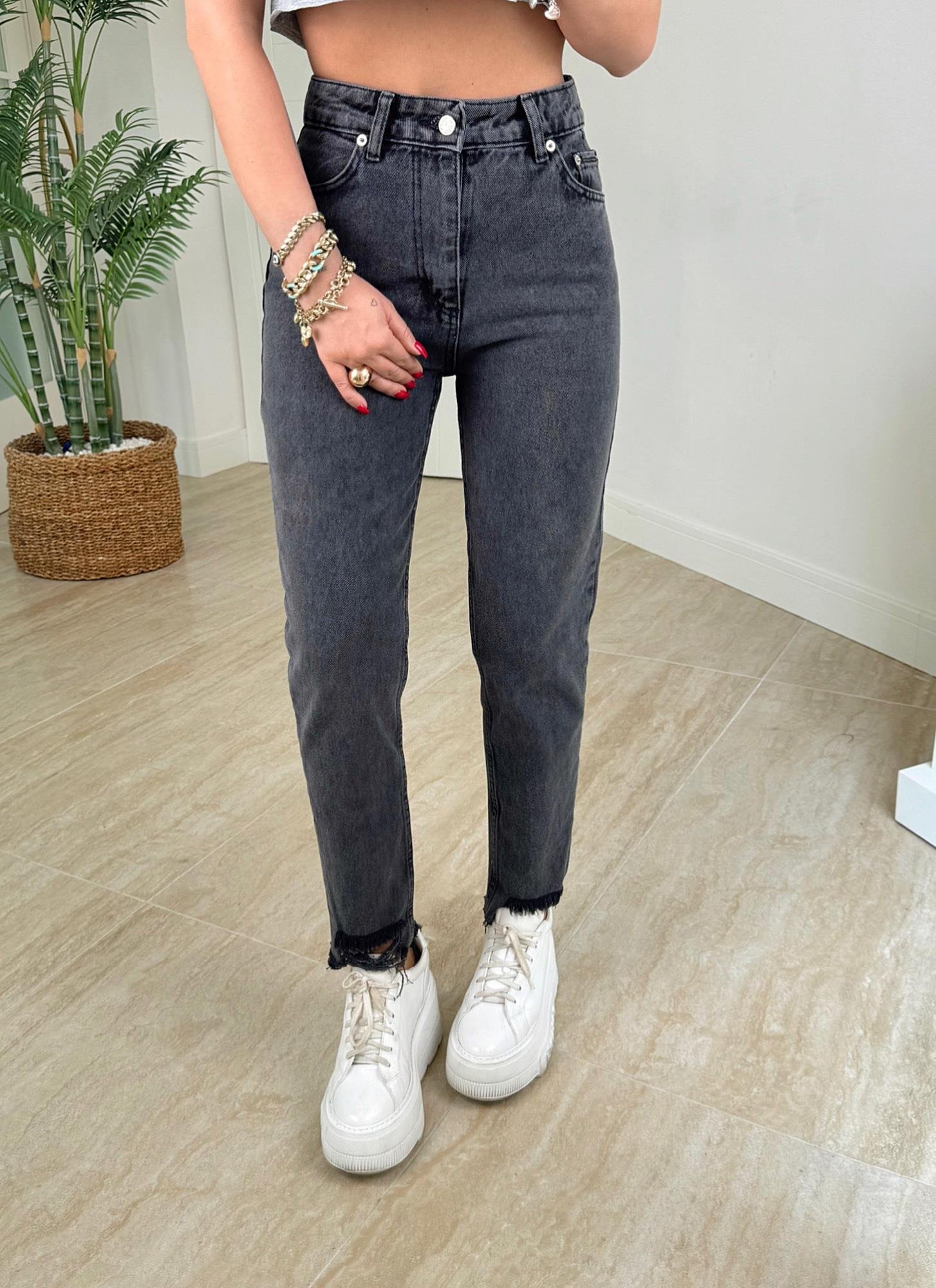 Paça Detay Antrasit Mom Jean