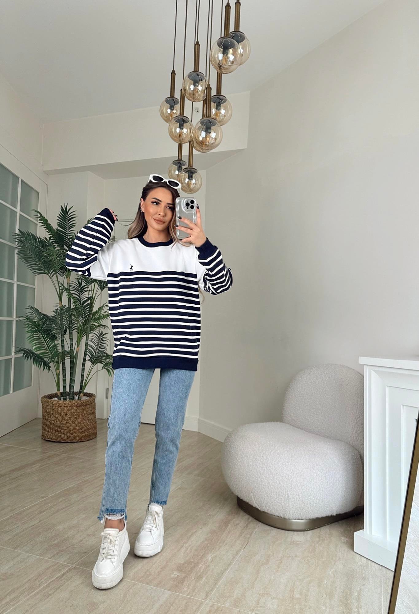 Paça Detay Buz Mavi Mom Jean