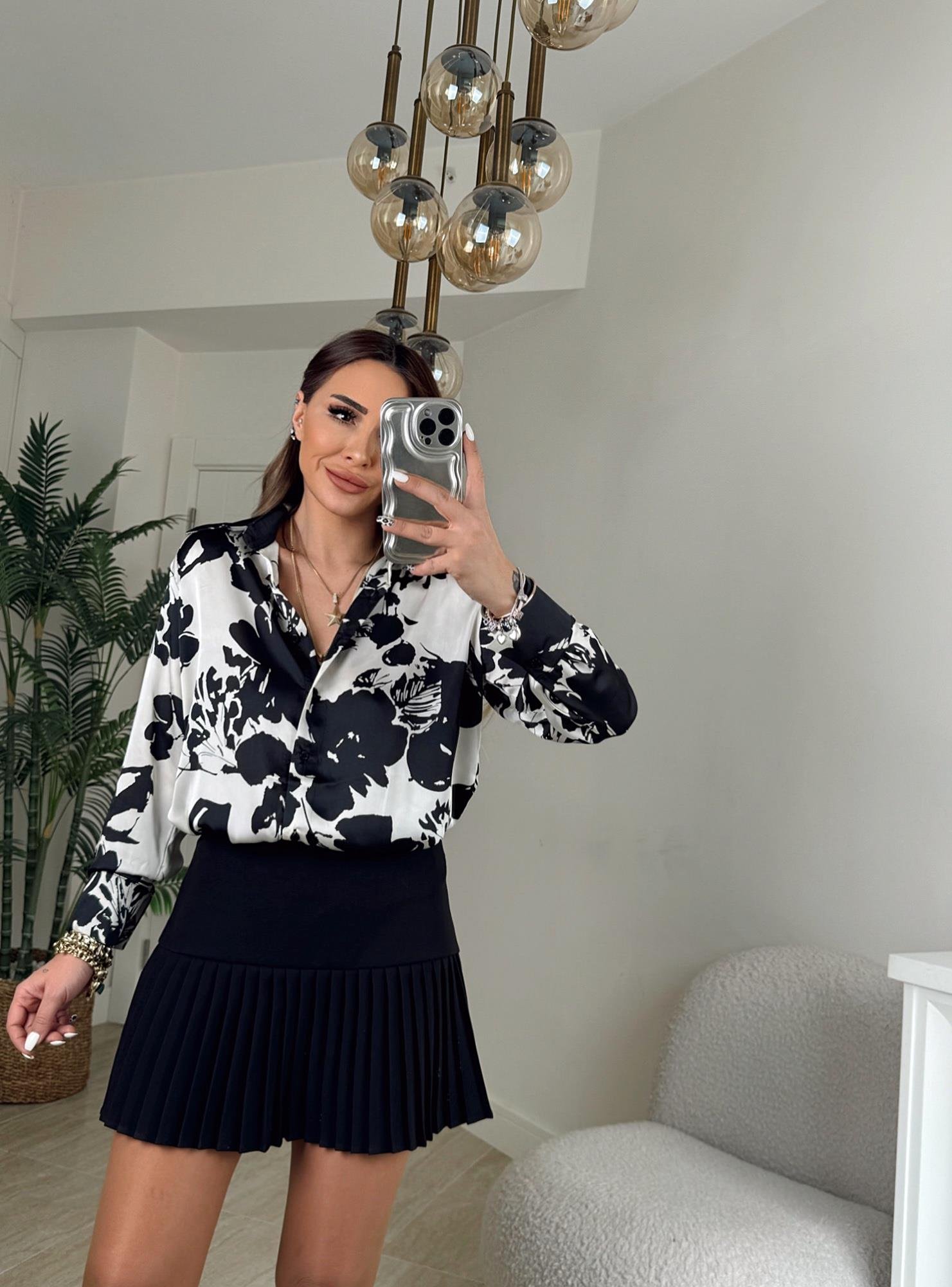Piliseli Siyah Crep Mini Etek