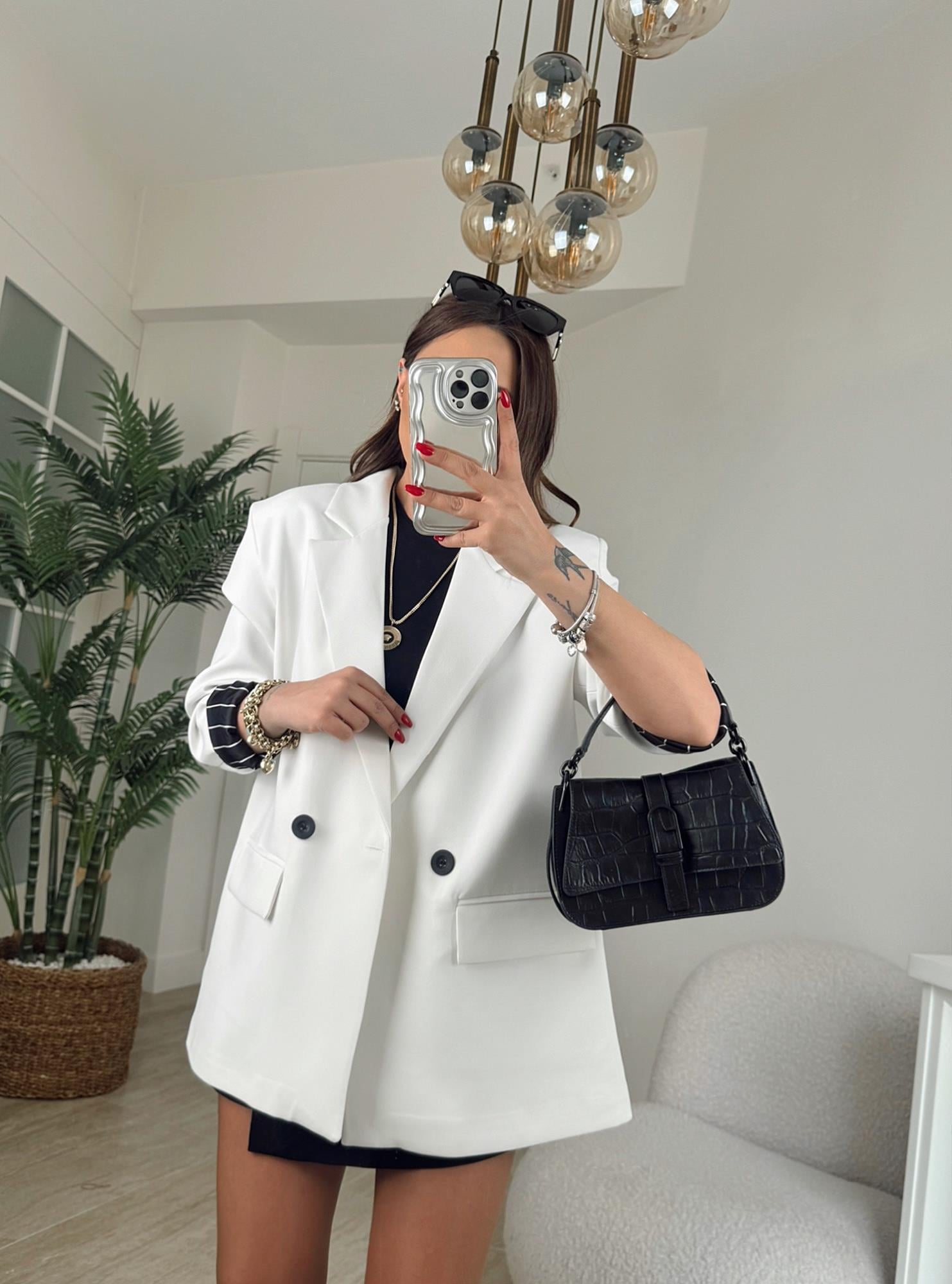 Premium Vatkalı Beyaz Blazer Ceket