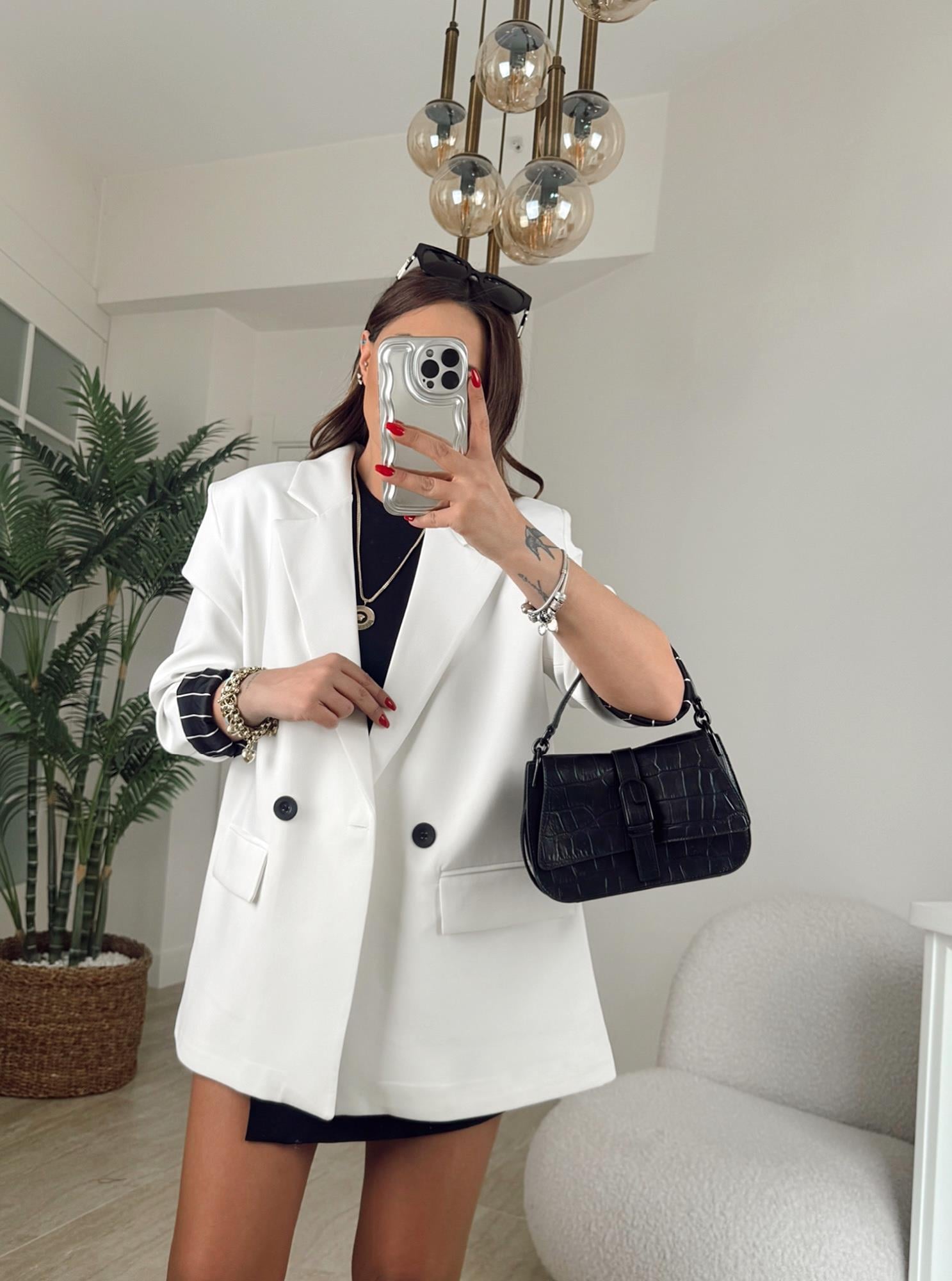 Premium Vatkalı Beyaz Blazer Ceket