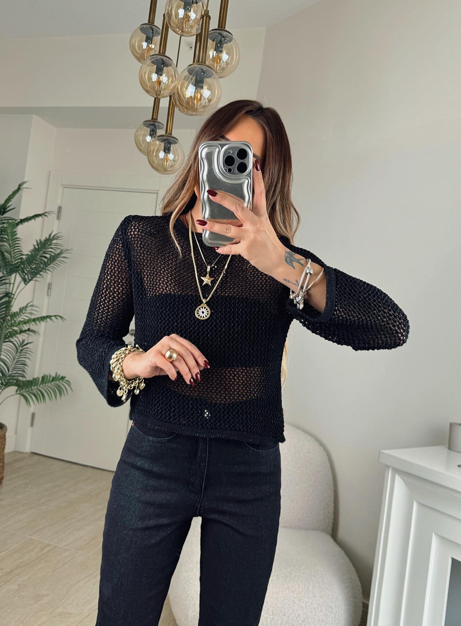 Simli Delikli Siyah Triko