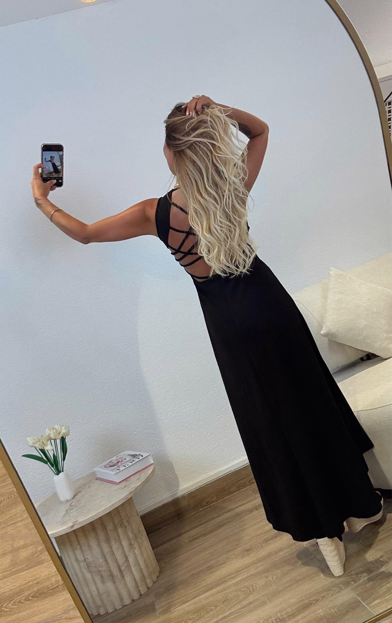 Sırt Detay Yanları Yırtmaçlı Siyah Midi Boy Elbise