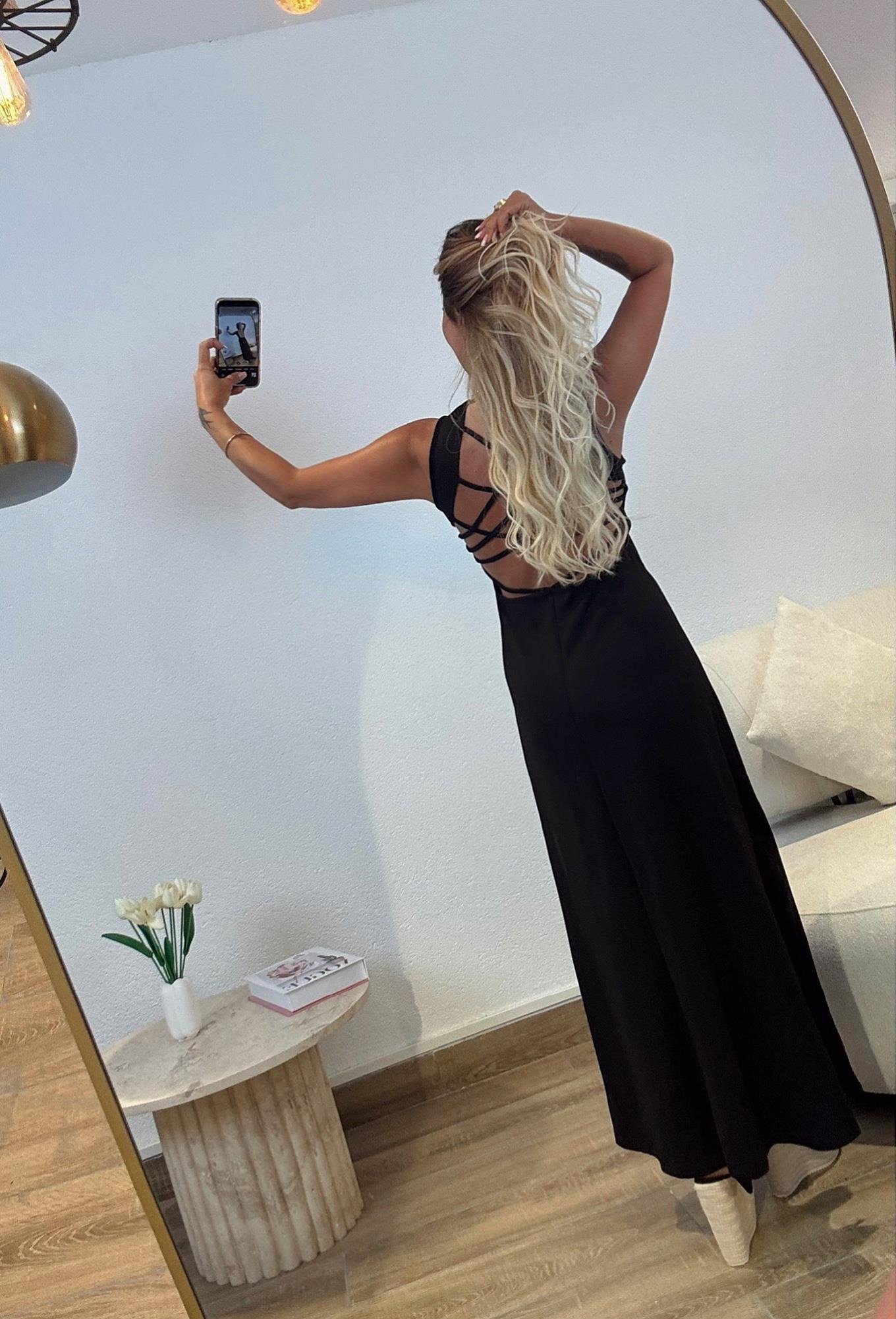 Sırt Detay Yanları Yırtmaçlı Siyah Midi Boy Elbise