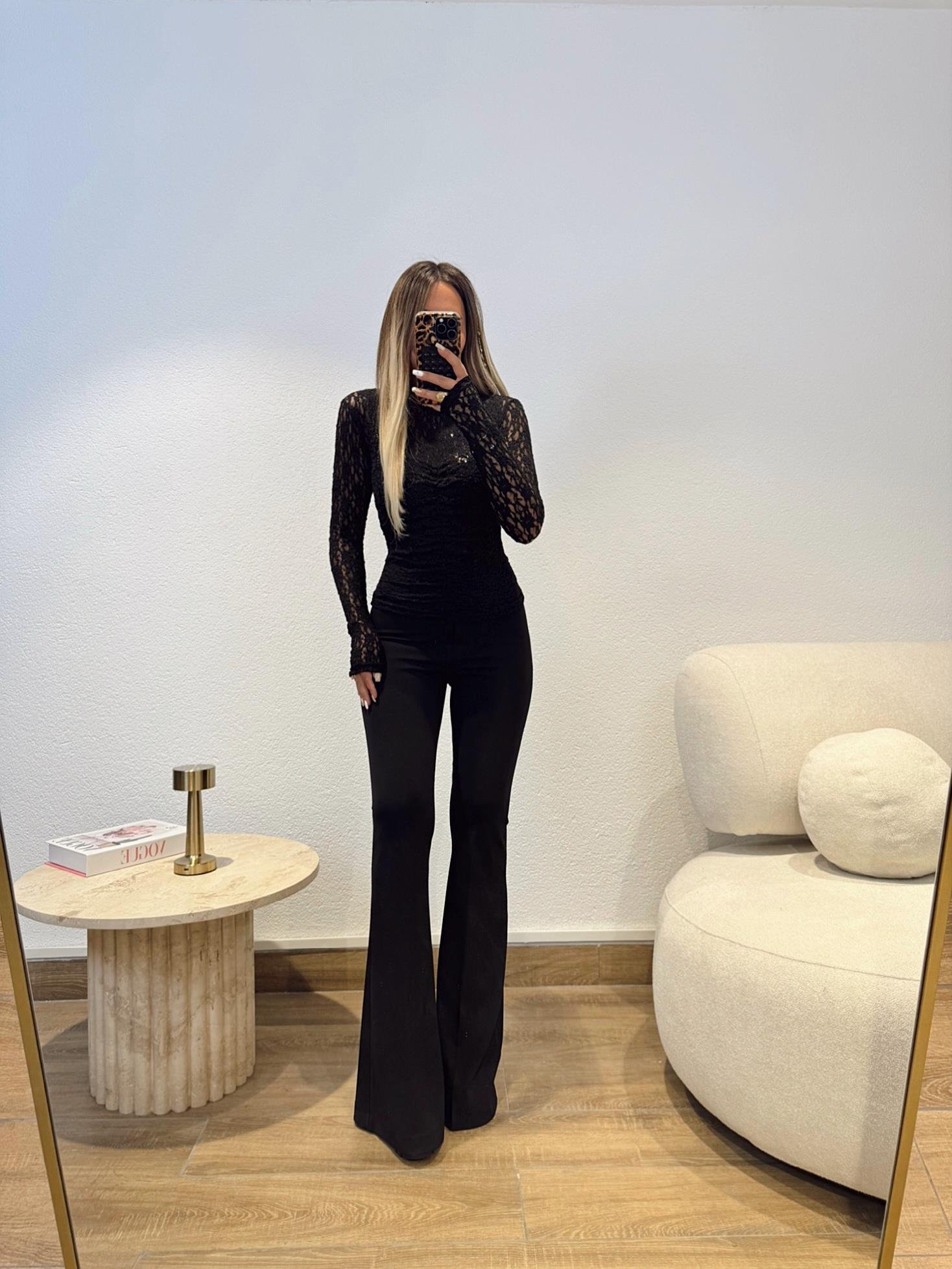 Siyah Güpür Bluz