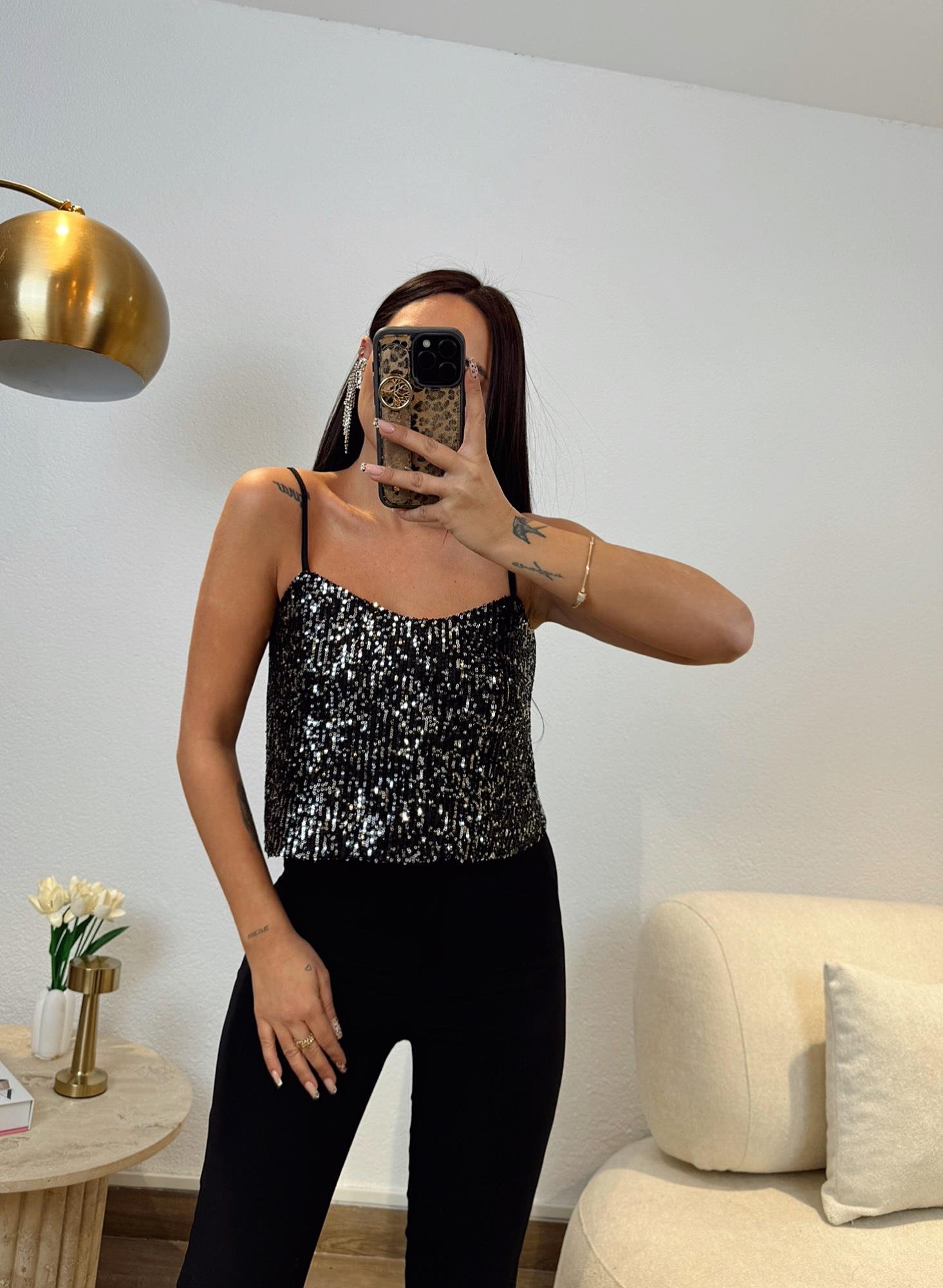 Siyah İp Askılı Payet Dökümlü Crop