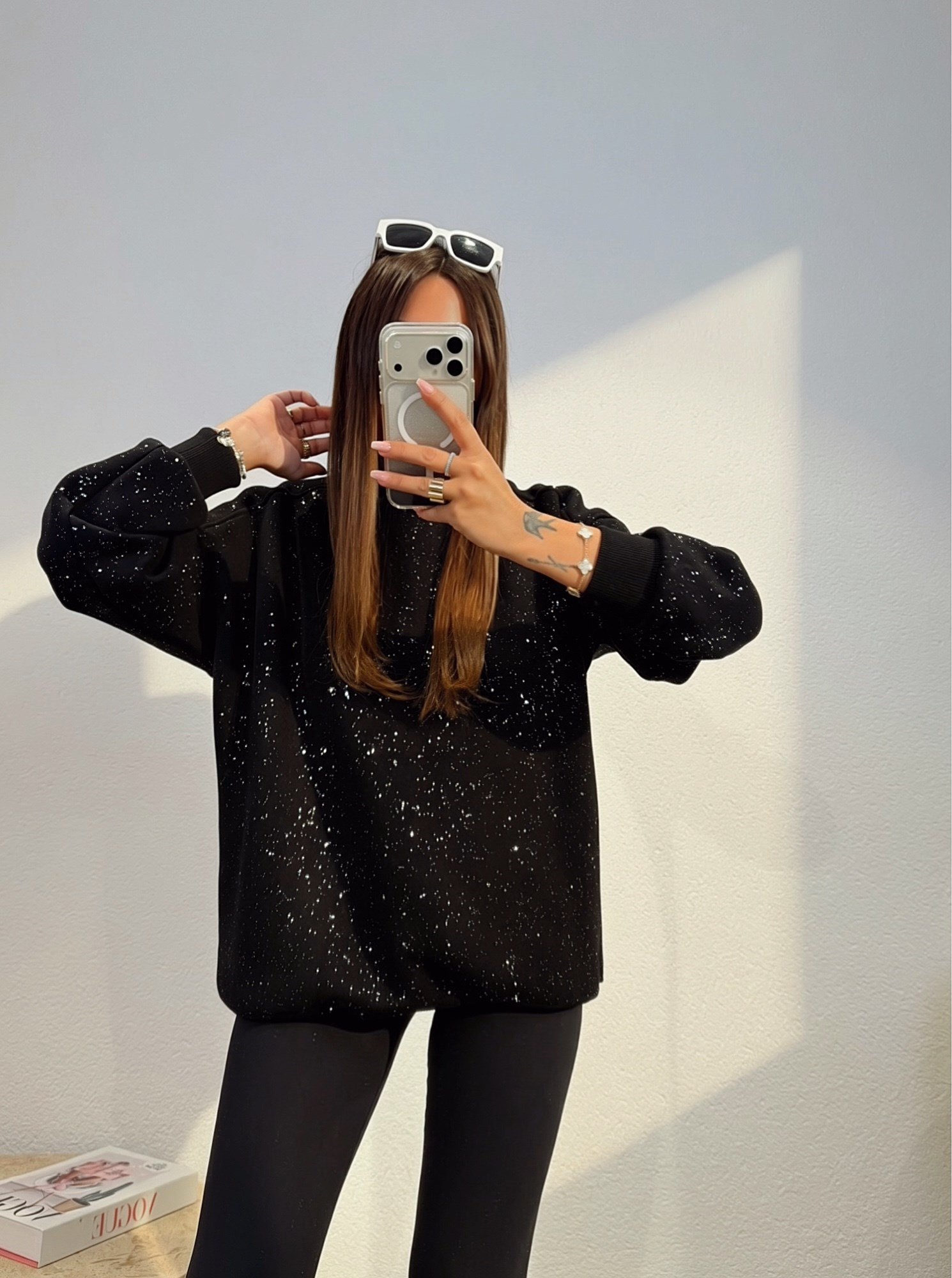 Siyah Simli Şardonlu Sweatshirt
