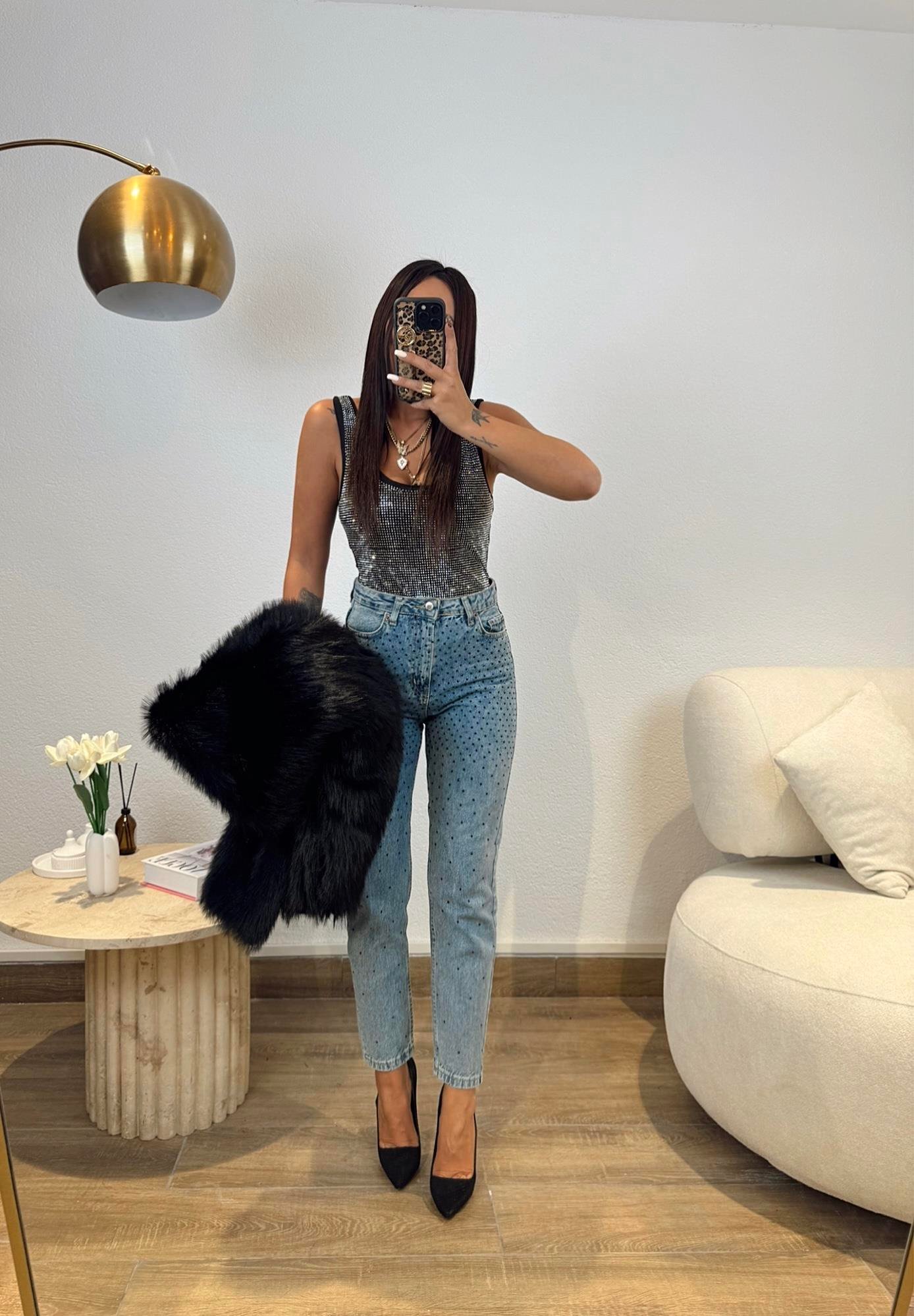 Siyah Taşlı Mom Jean