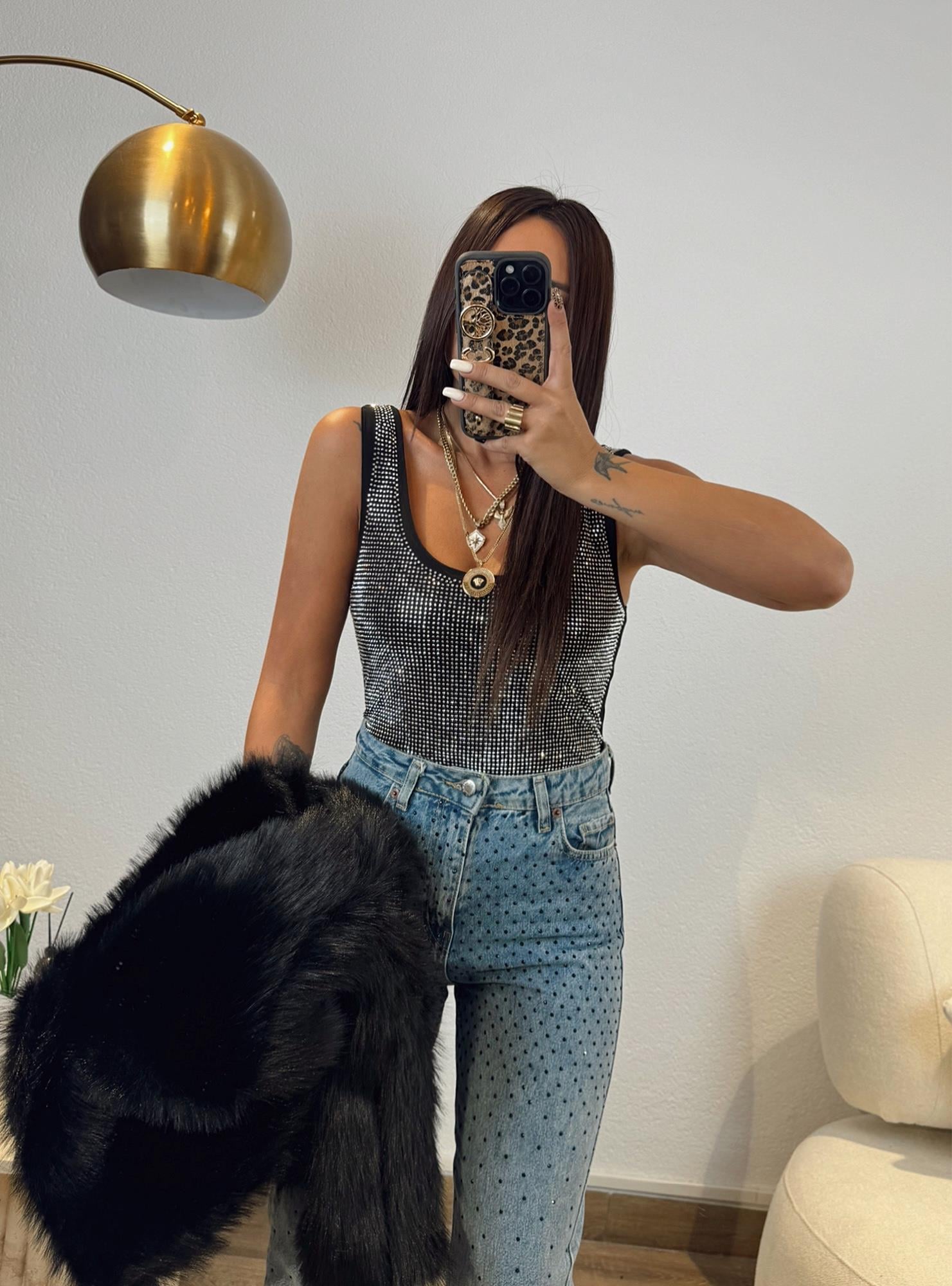 Siyah Taşlı Mom Jean