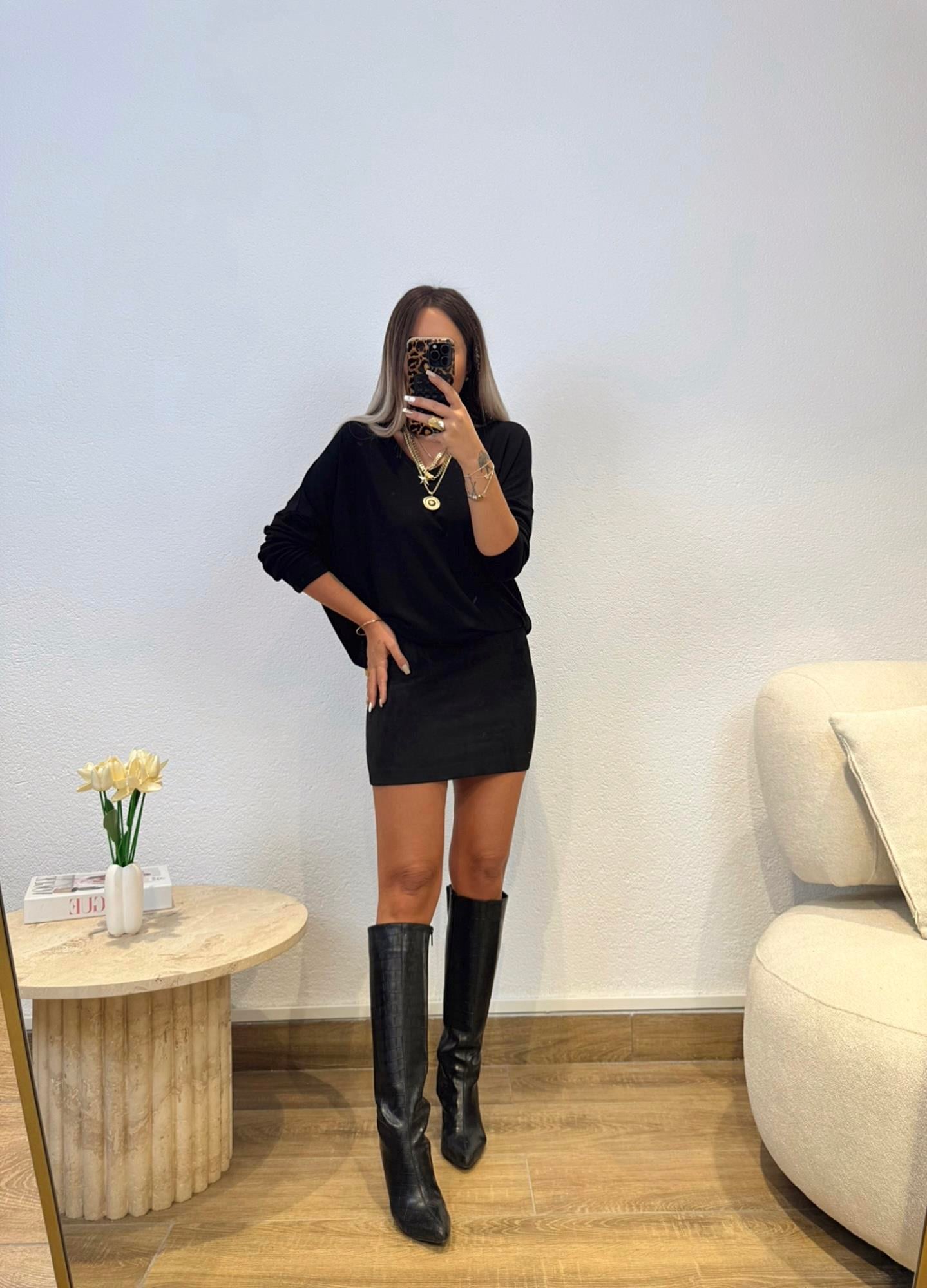 Siyah V Yaka Yumoş Basic Triko