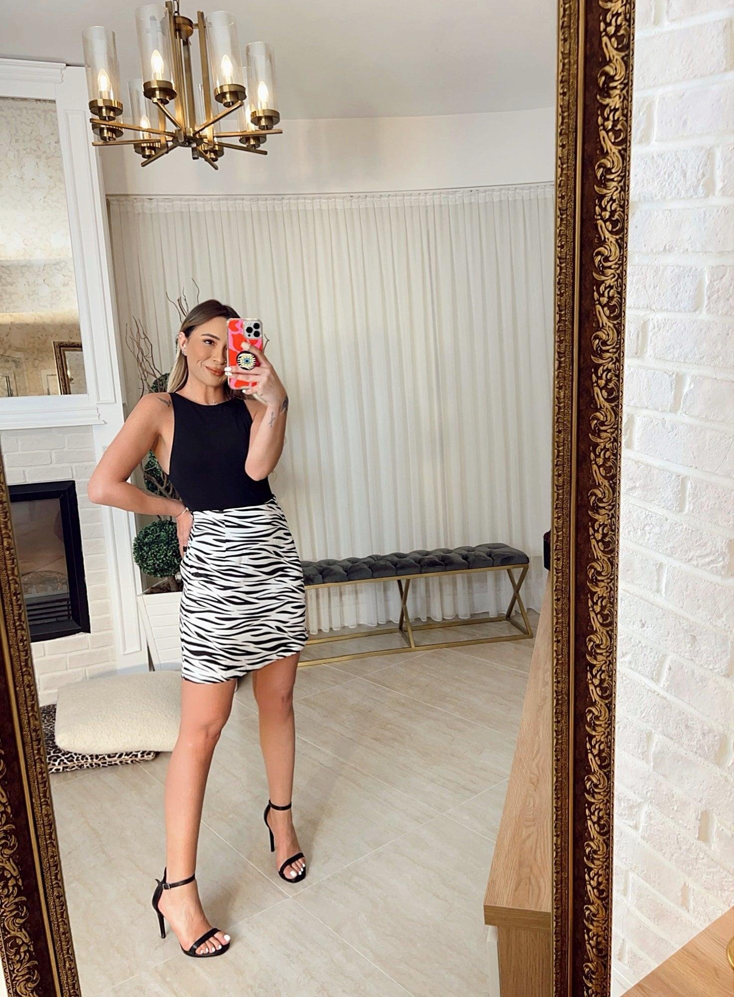 Siyah Zebra Desen Saten Etek