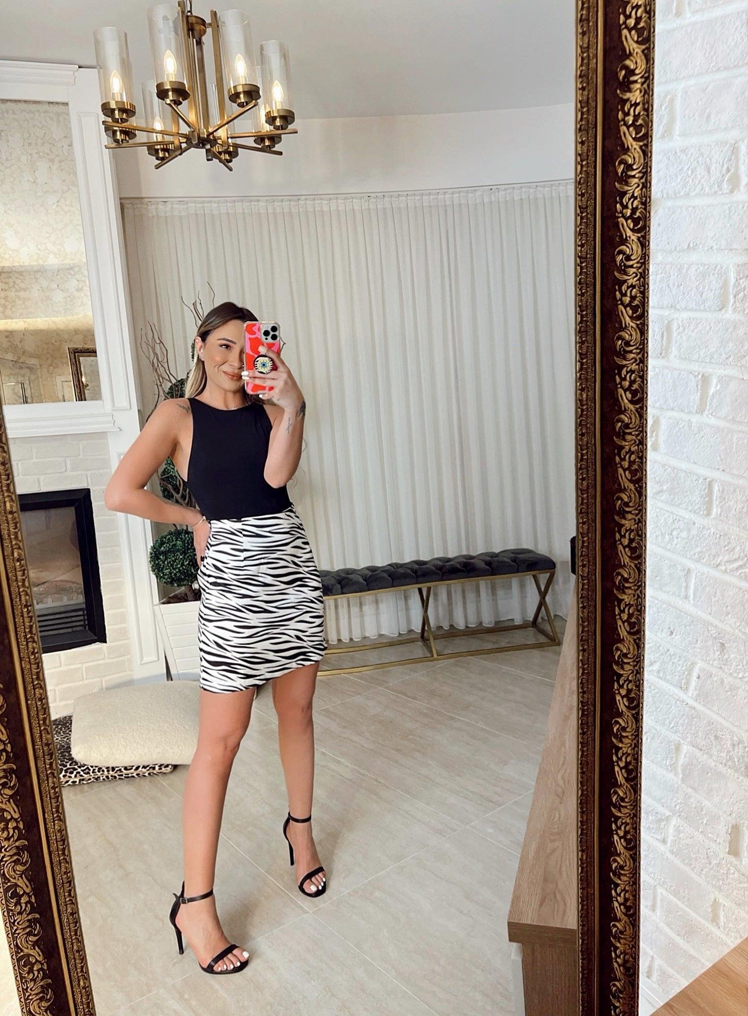 Siyah Zebra Desen Saten Etek