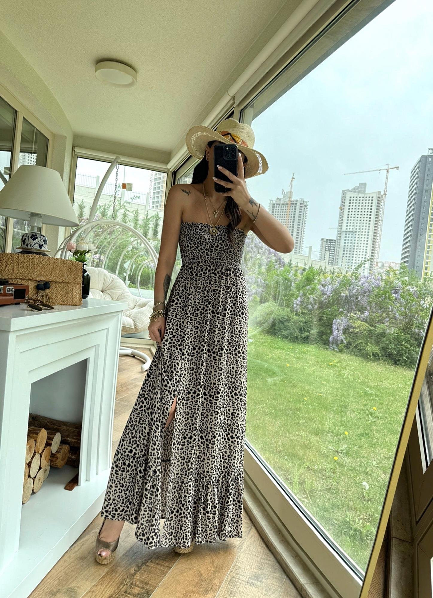 Straplez Leopar Desen Yırtmaçlı Maxi Elbise