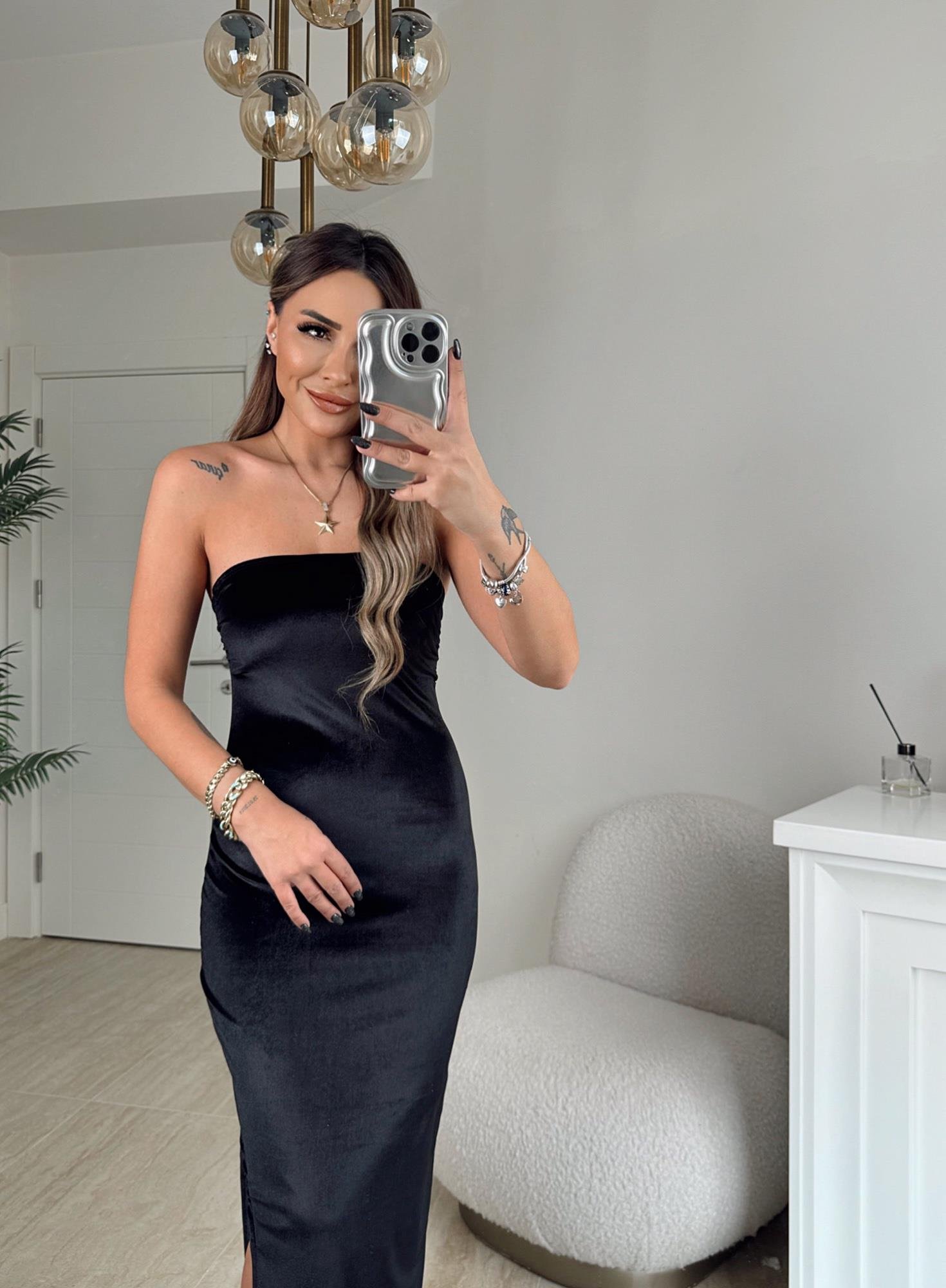 Straplez Maxi Yırtmaçlı Kadife Elbise