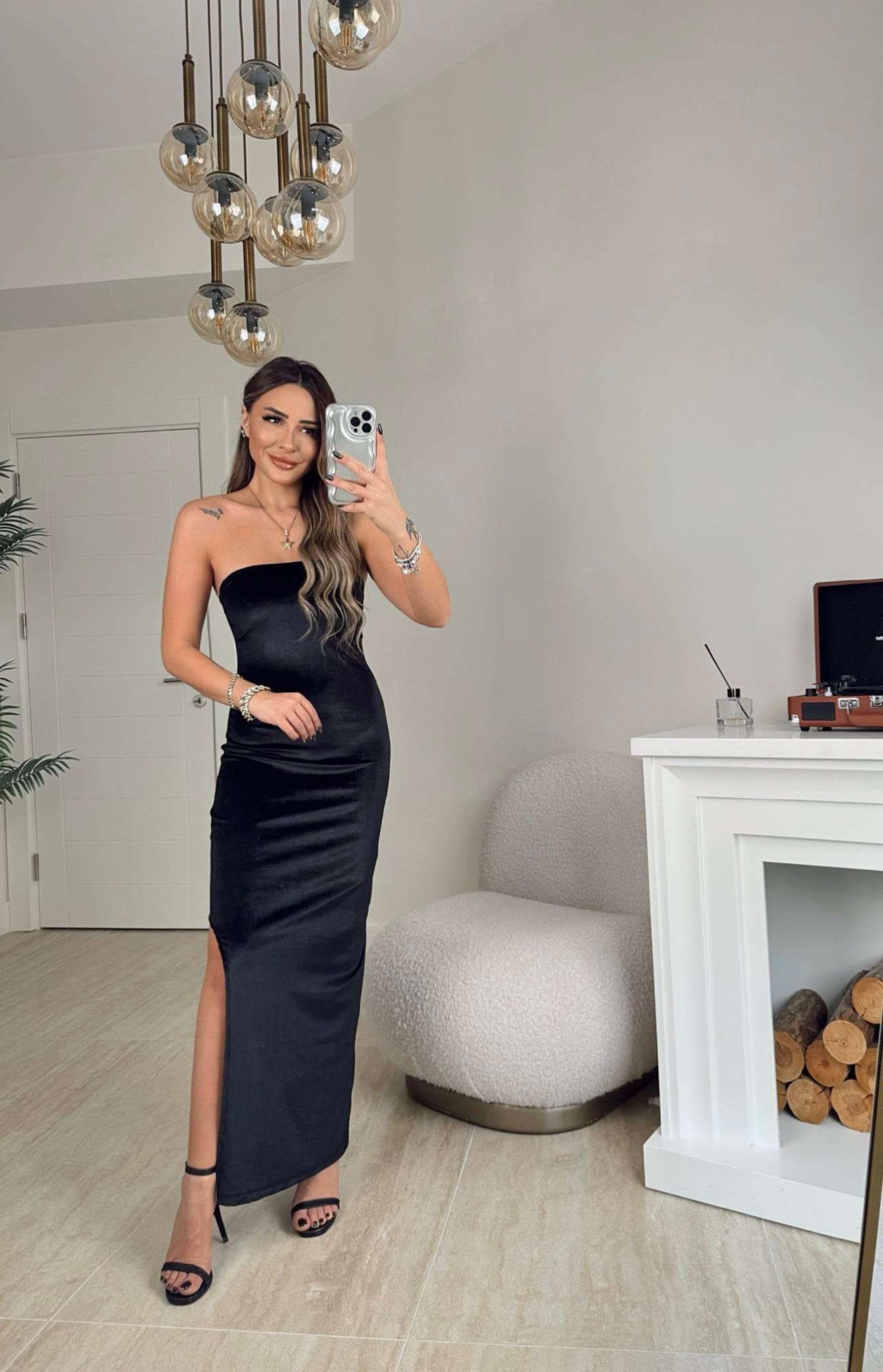 Straplez Maxi Yırtmaçlı Kadife Elbise