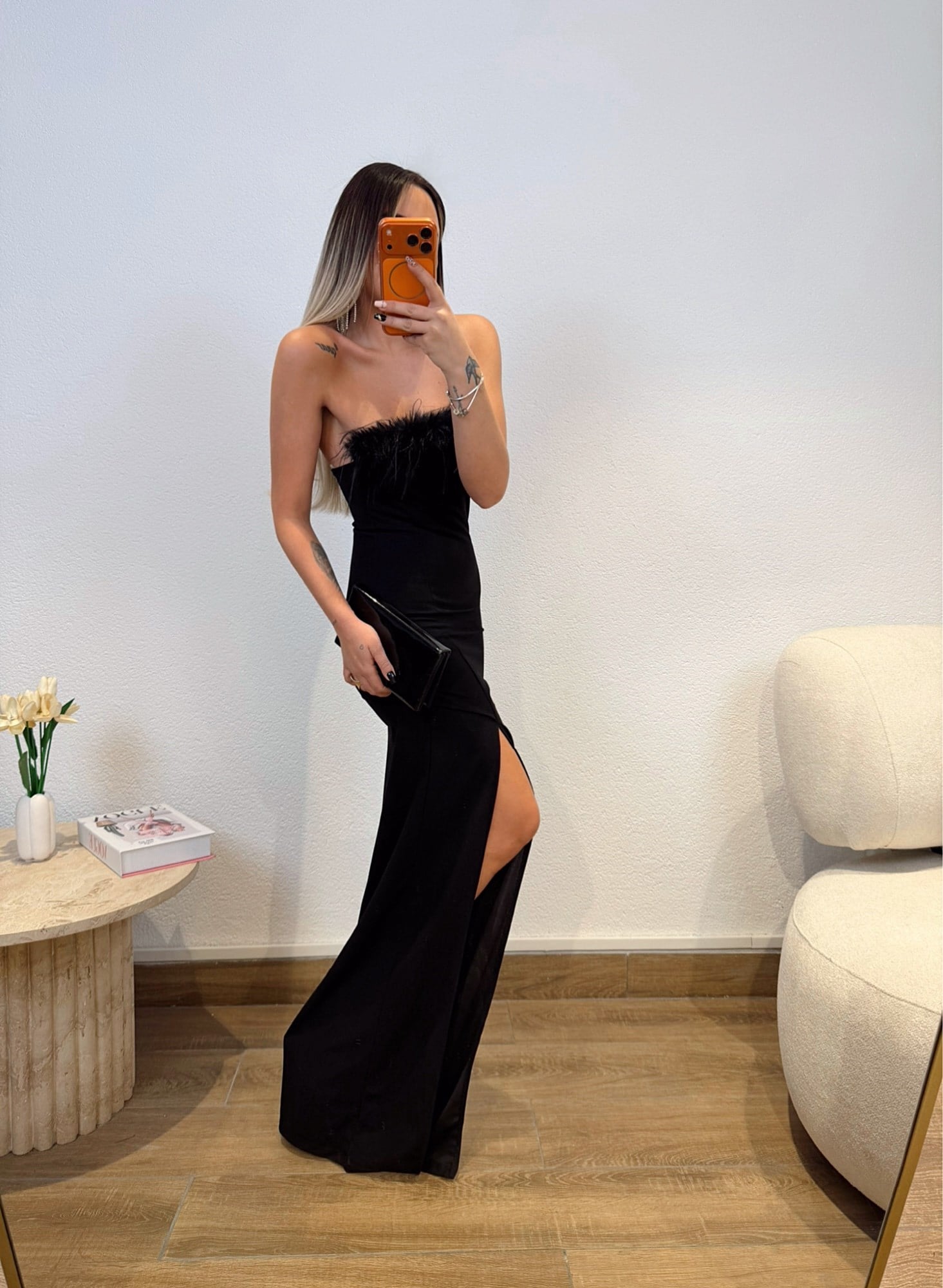 Straplez Otrişli Yırtmaçlı Elbise