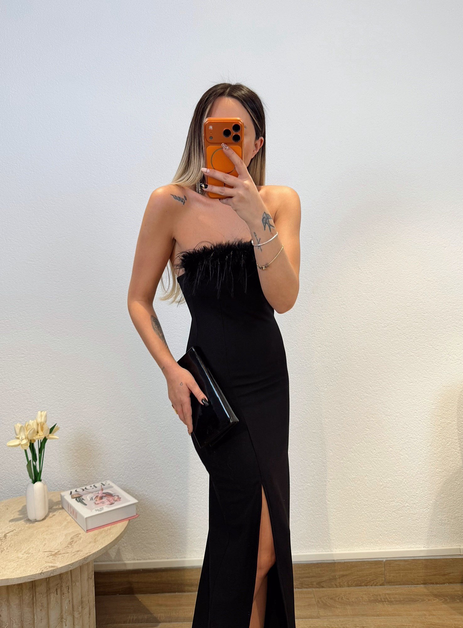 Straplez Otrişli Yırtmaçlı Elbise