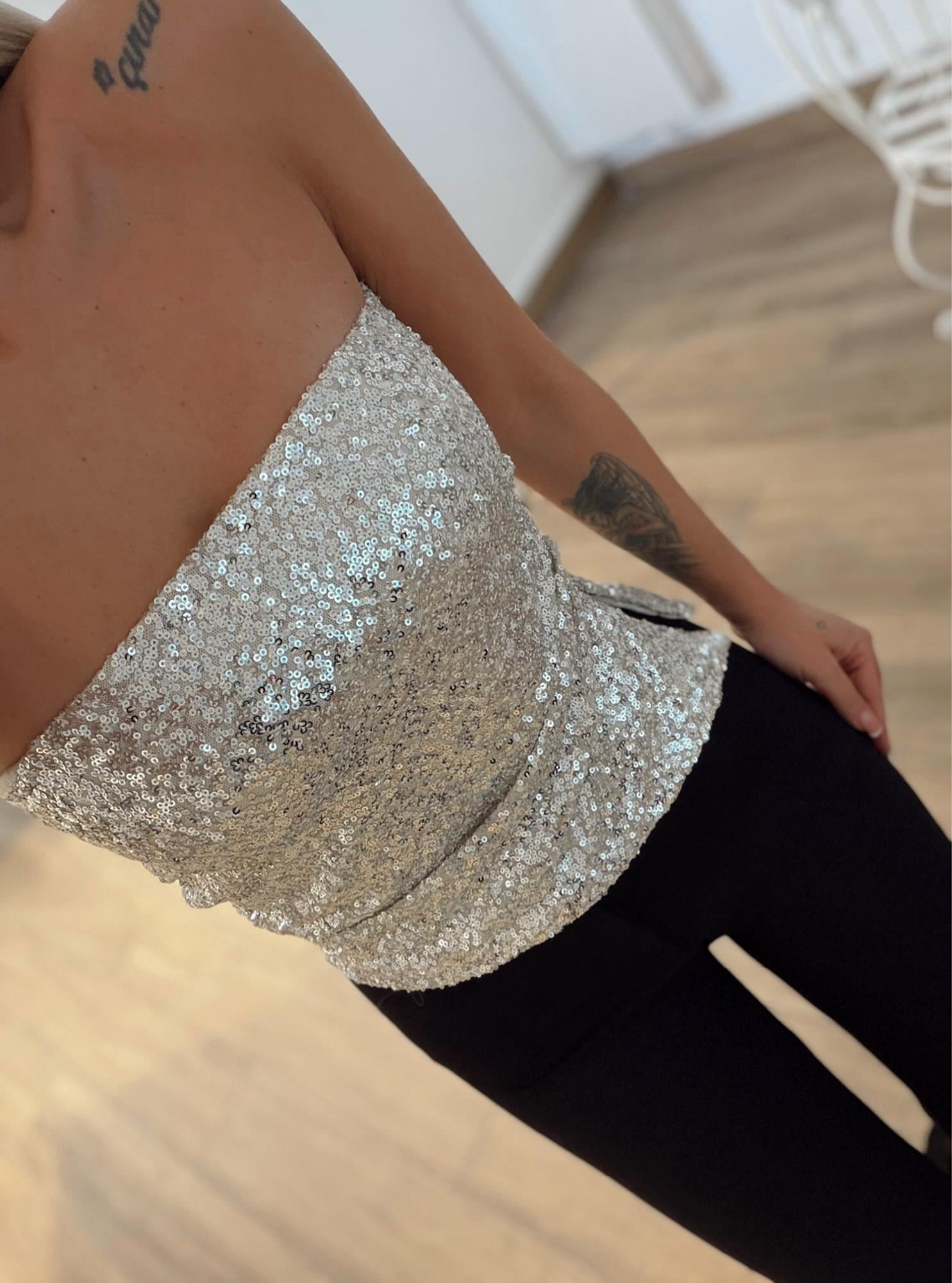 Straplez Pul Payet Asimetrik Bal Rengi Crop