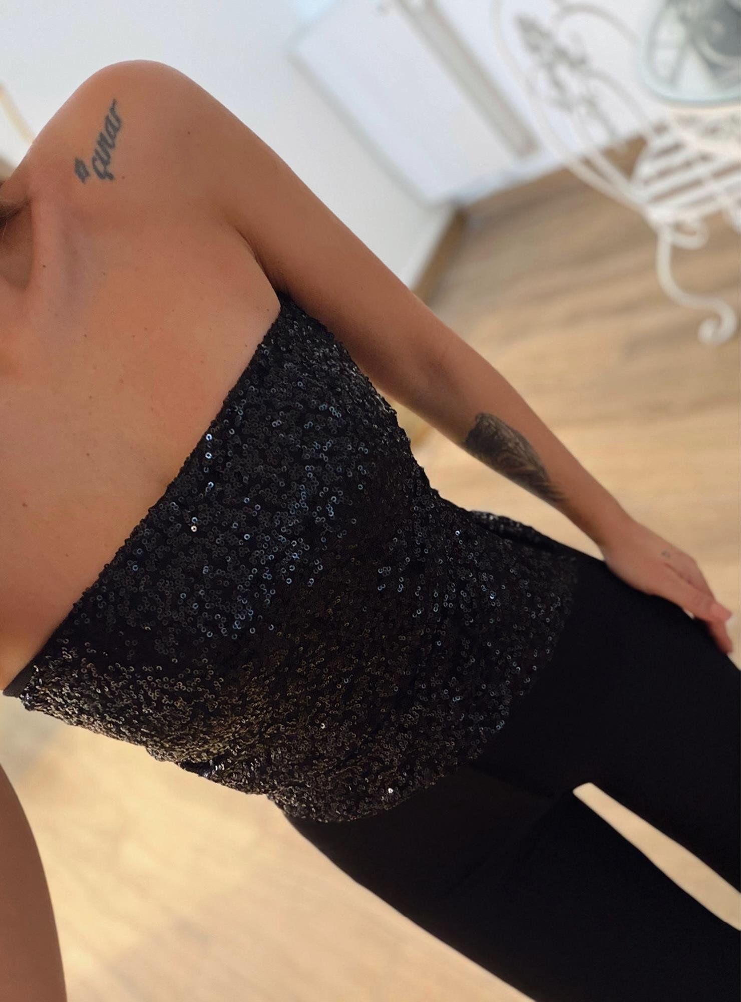 Straplez Pul Payet Asimetrik Siyah Crop