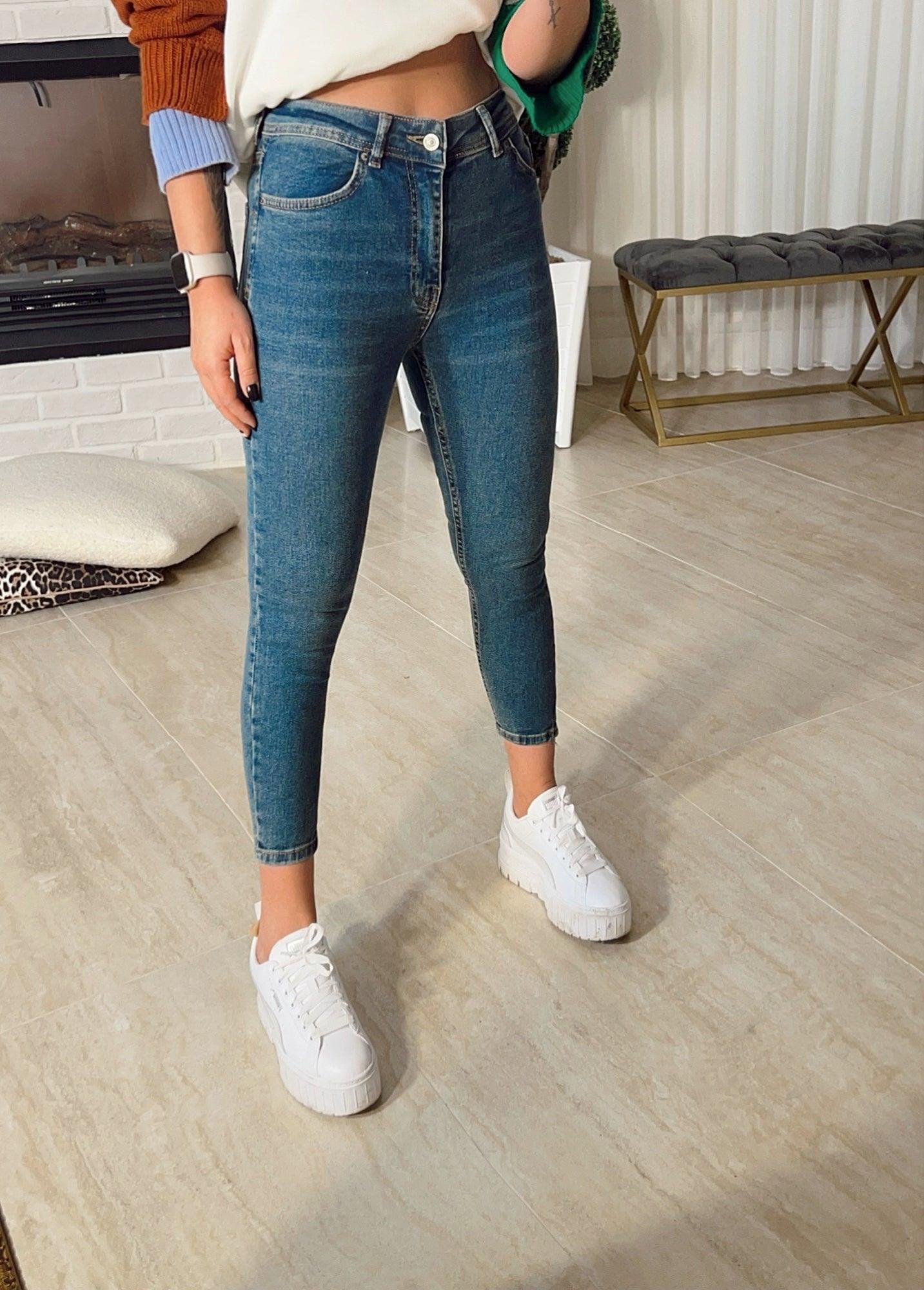 Taşlanmış Toparlayıcı Skinny Jean