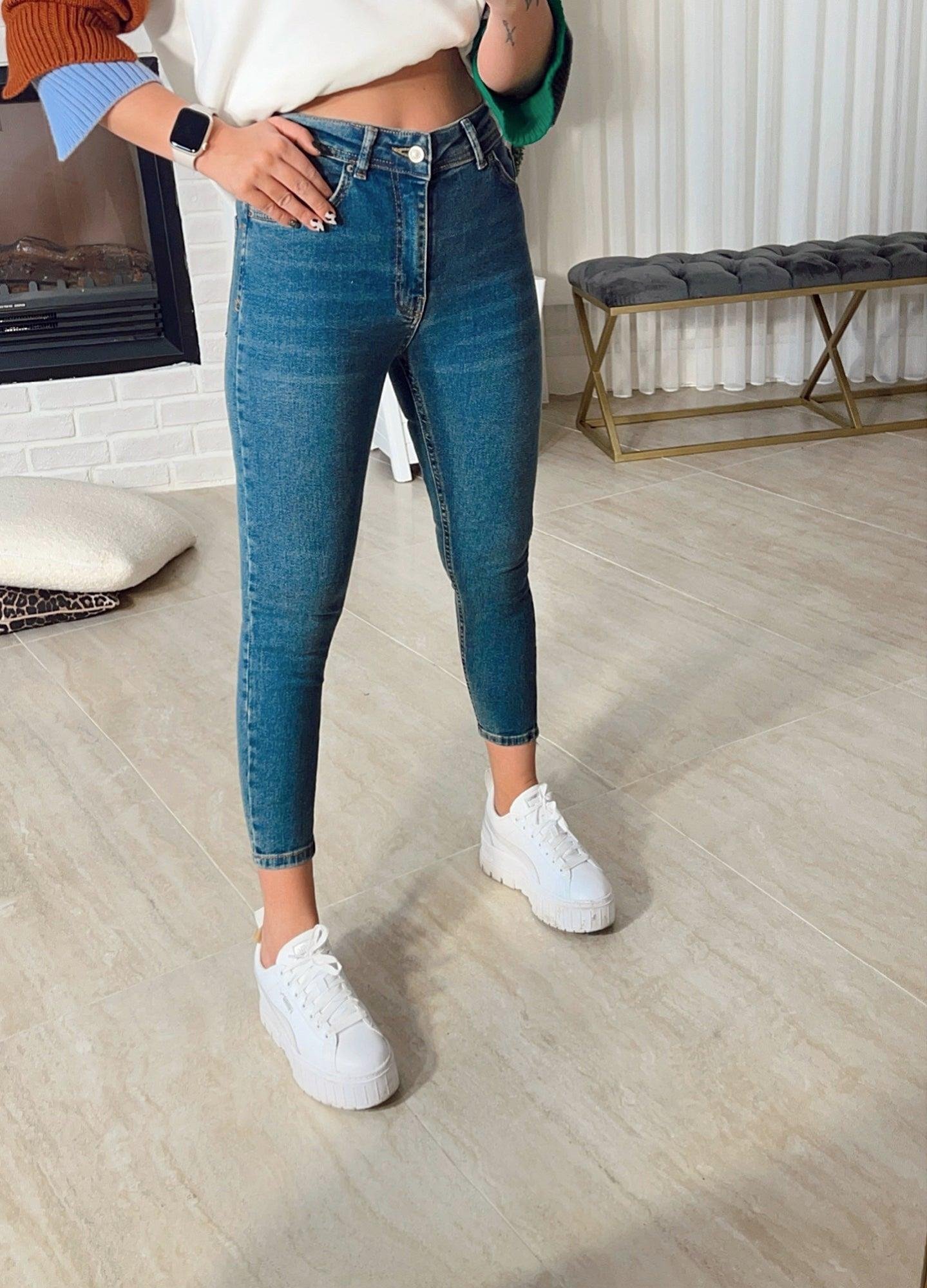 Taşlanmış Toparlayıcı Skinny Jean