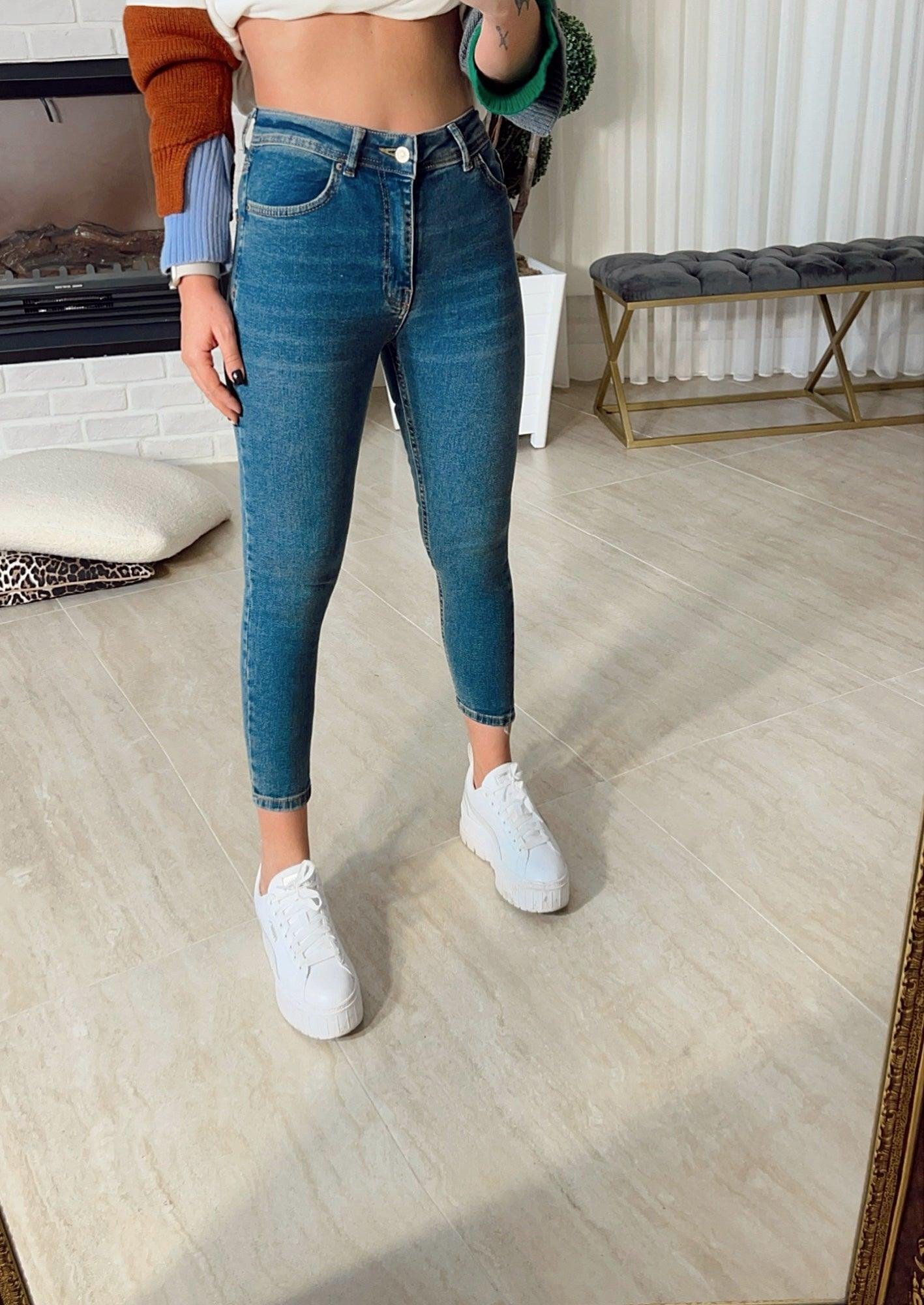 Taşlanmış Toparlayıcı Skinny Jean
