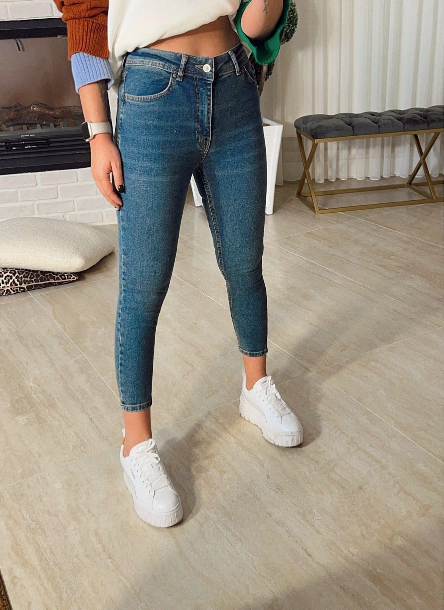 Taşlanmış Toparlayıcı Skinny Jean