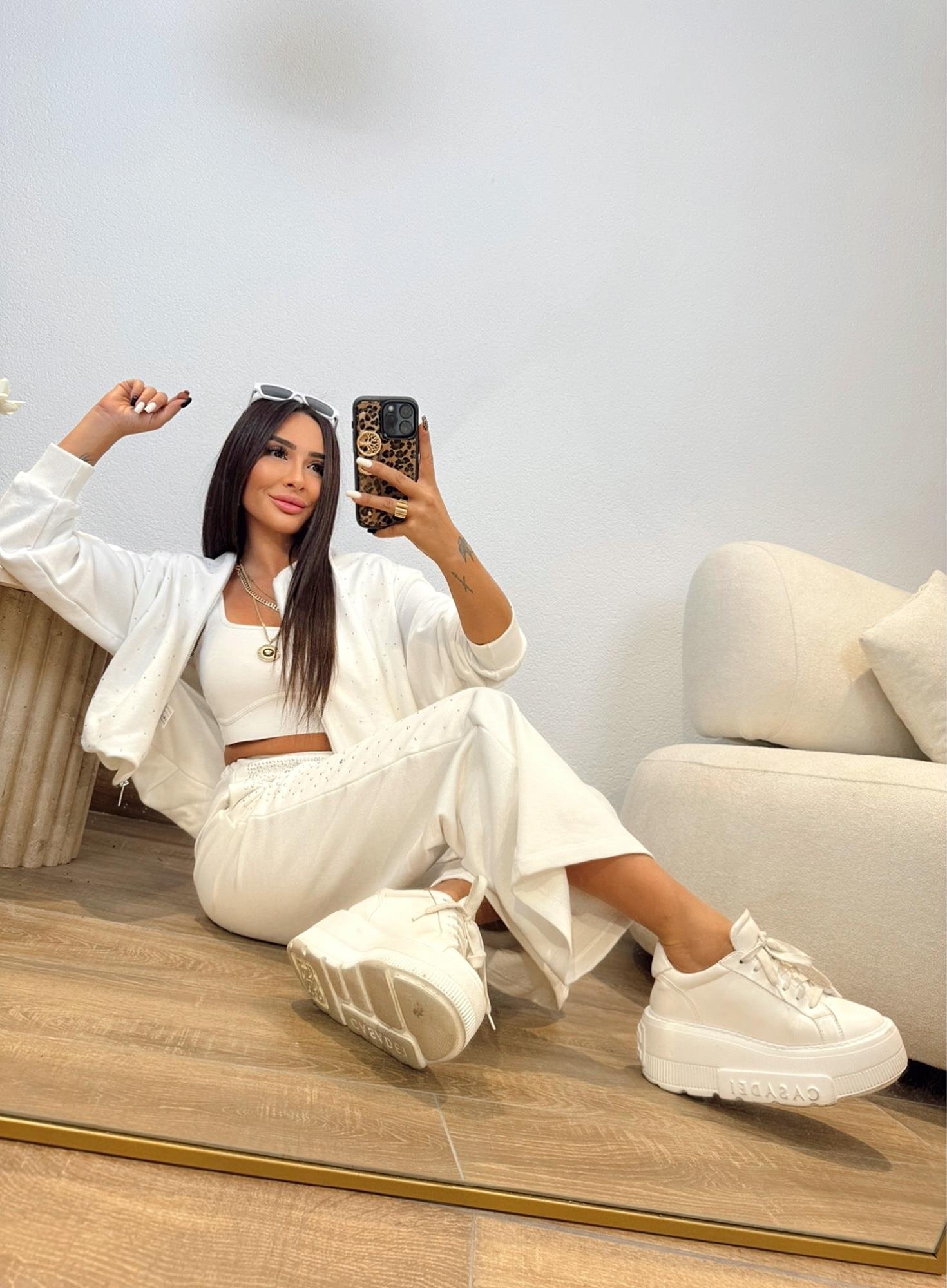 Taşlı Beyaz Sweat Hırka
