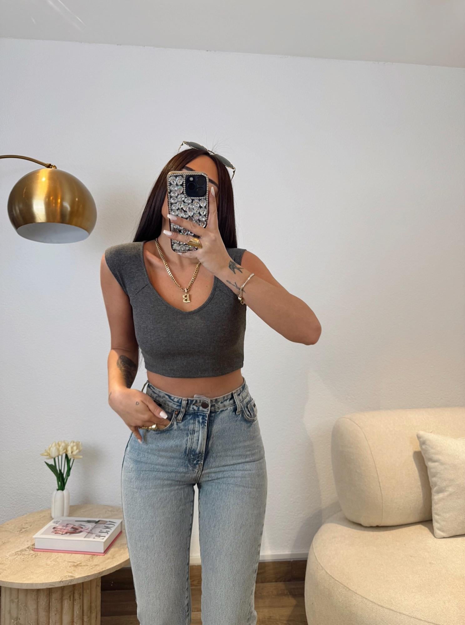 U Yaka Antrasit Gri Crop