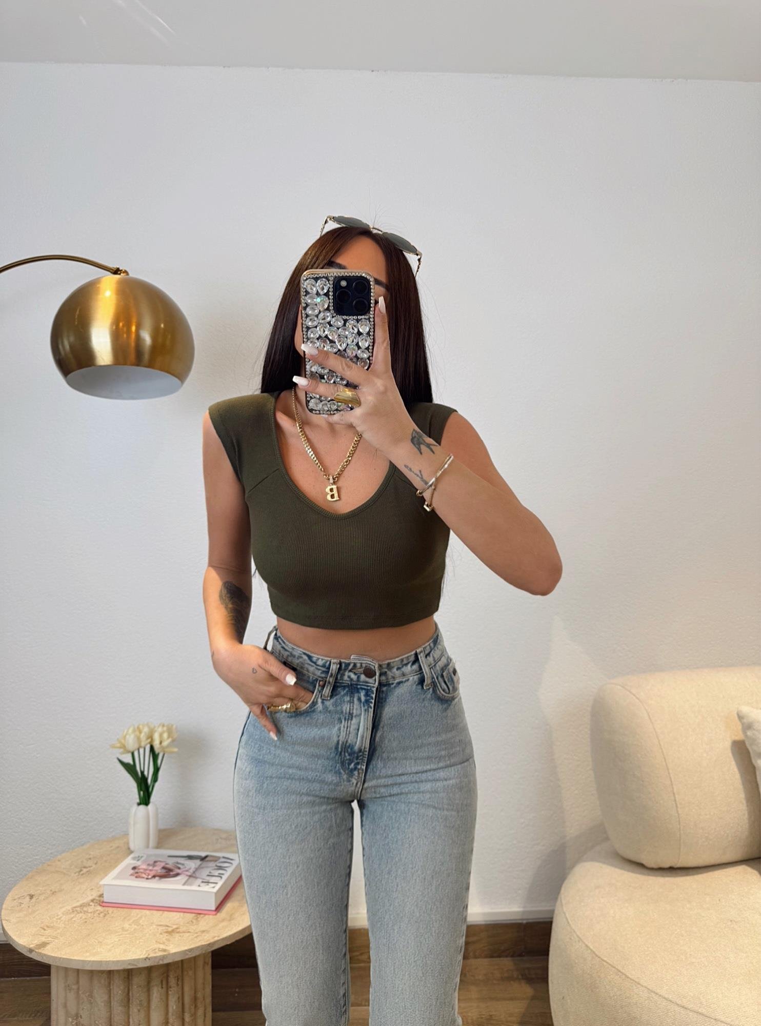 U Yaka Haki Crop