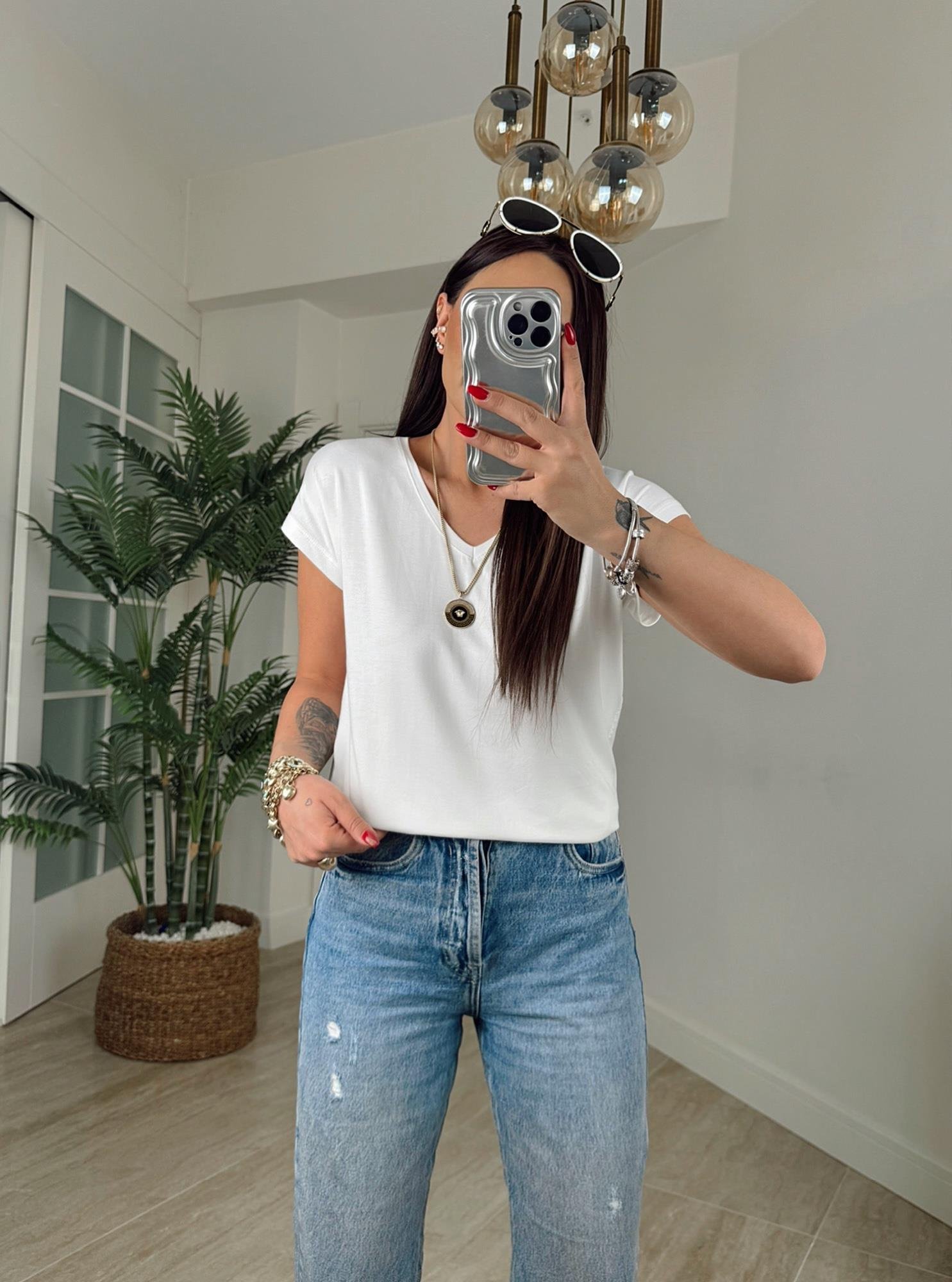 V Yaka Beyaz Modal Basic 