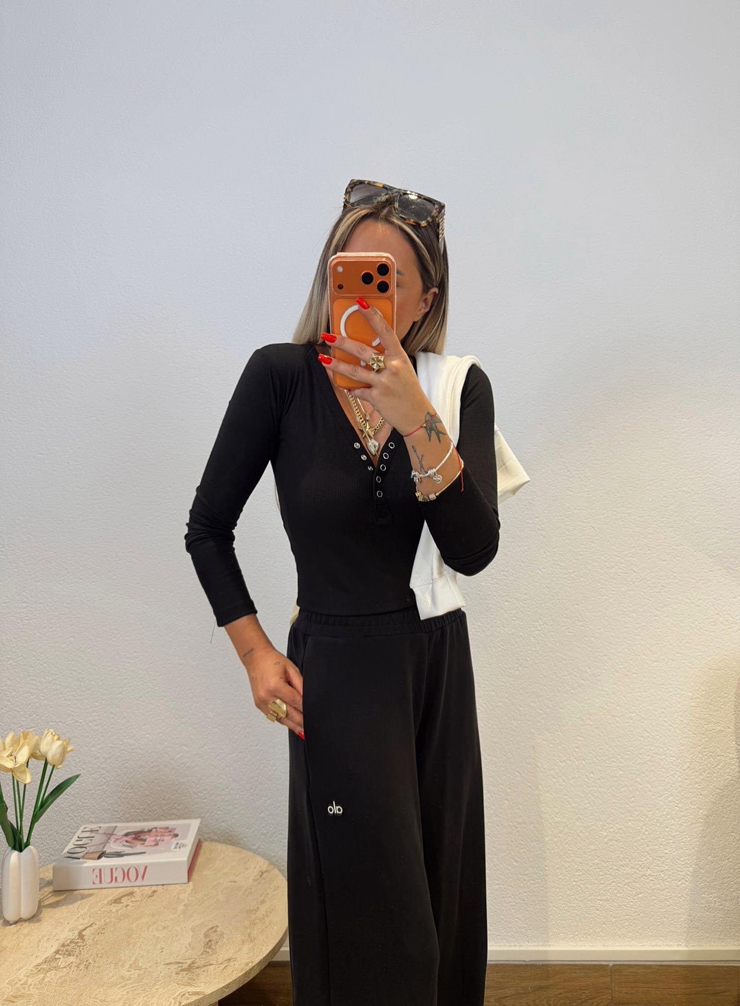 V Yaka Çıtçıtlı Fitilli Siyah Crop