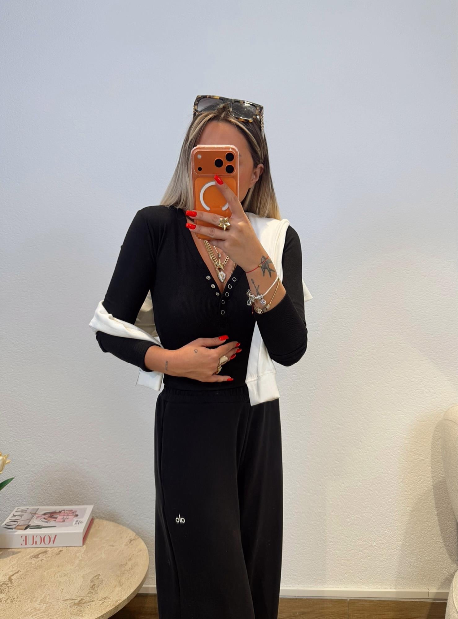 V Yaka Çıtçıtlı Fitilli Siyah Crop