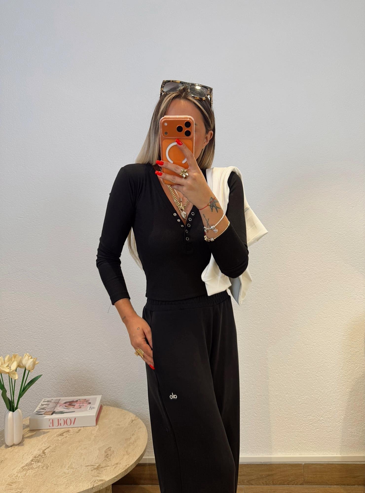 V Yaka Çıtçıtlı Fitilli Siyah Crop