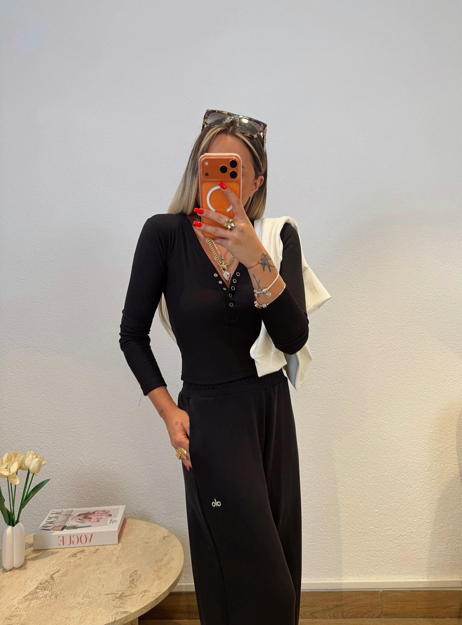 V Yaka Çıtçıtlı Fitilli Siyah Crop