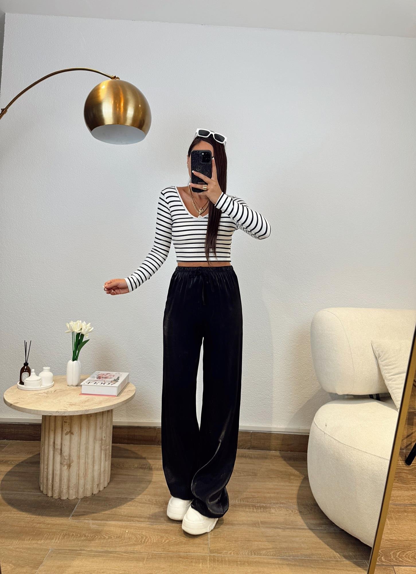 V Yaka Çizgili Crop