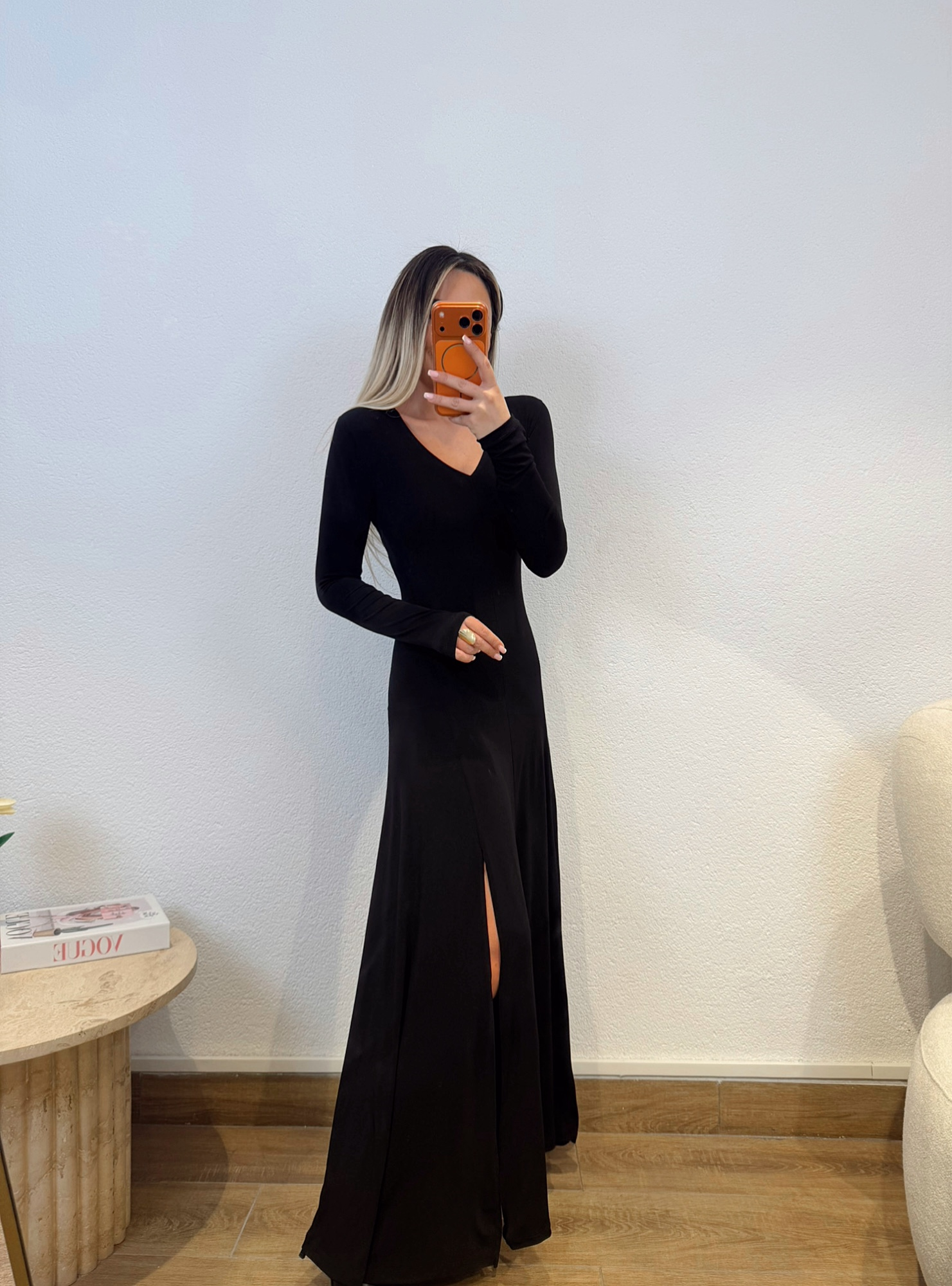 V Yaka Parça Yırtmaçlı Midi Boy Elbise
