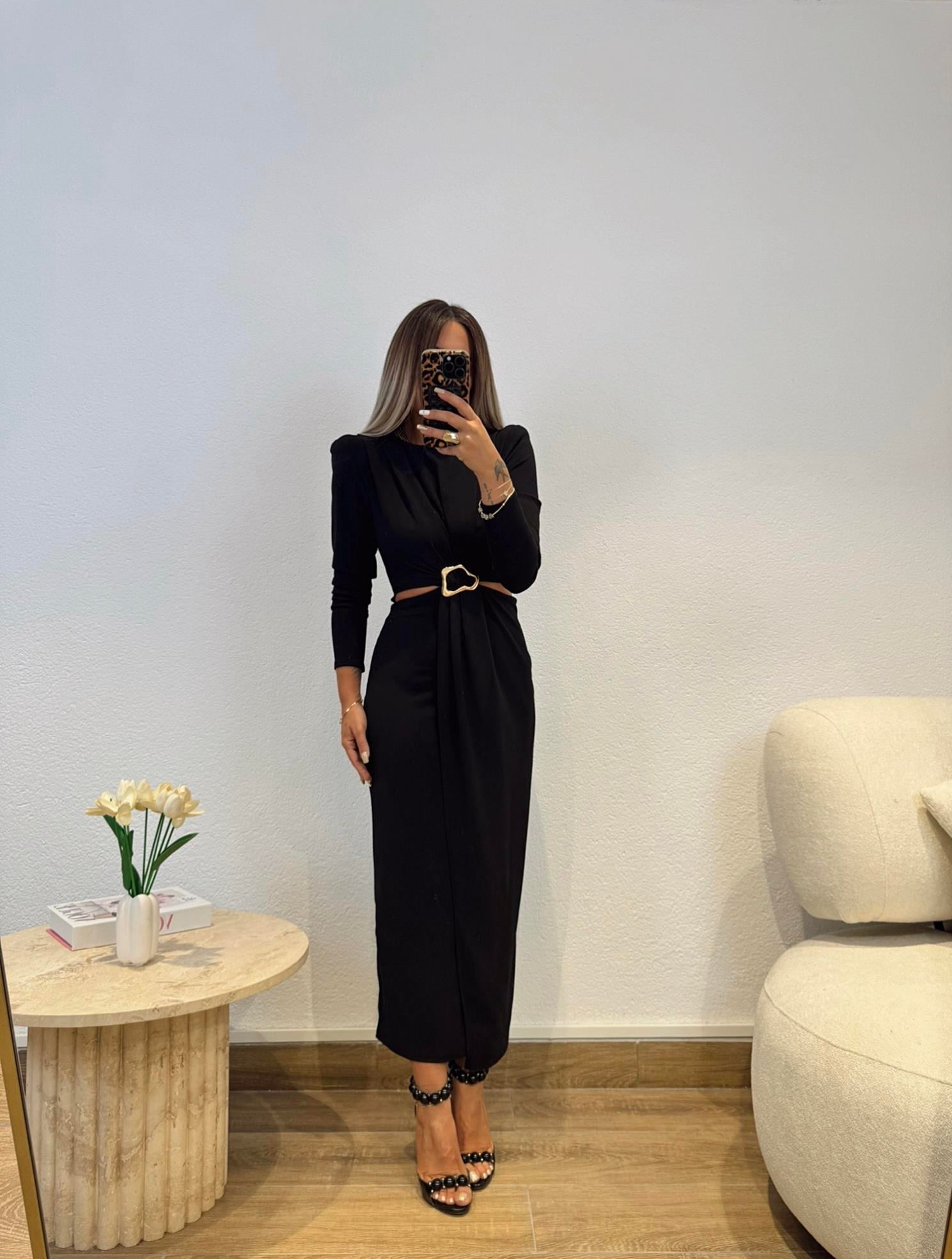 Vatkalı Aksesuarlı Elbise