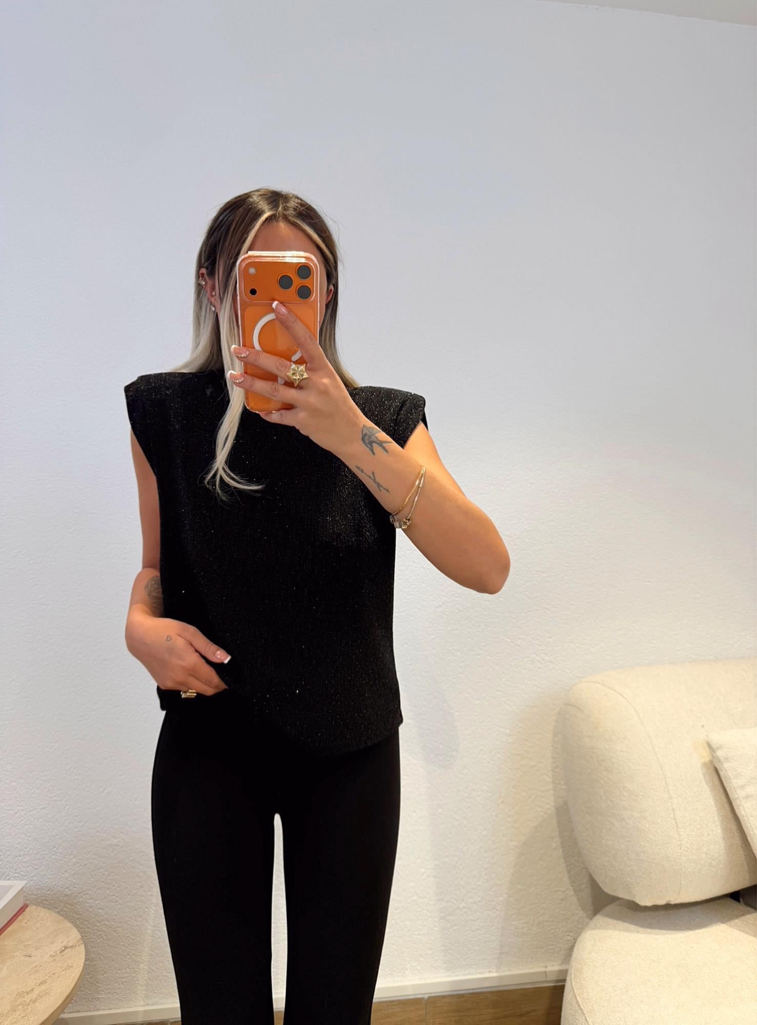 Vatkalı Siyah Taşlı Bluz