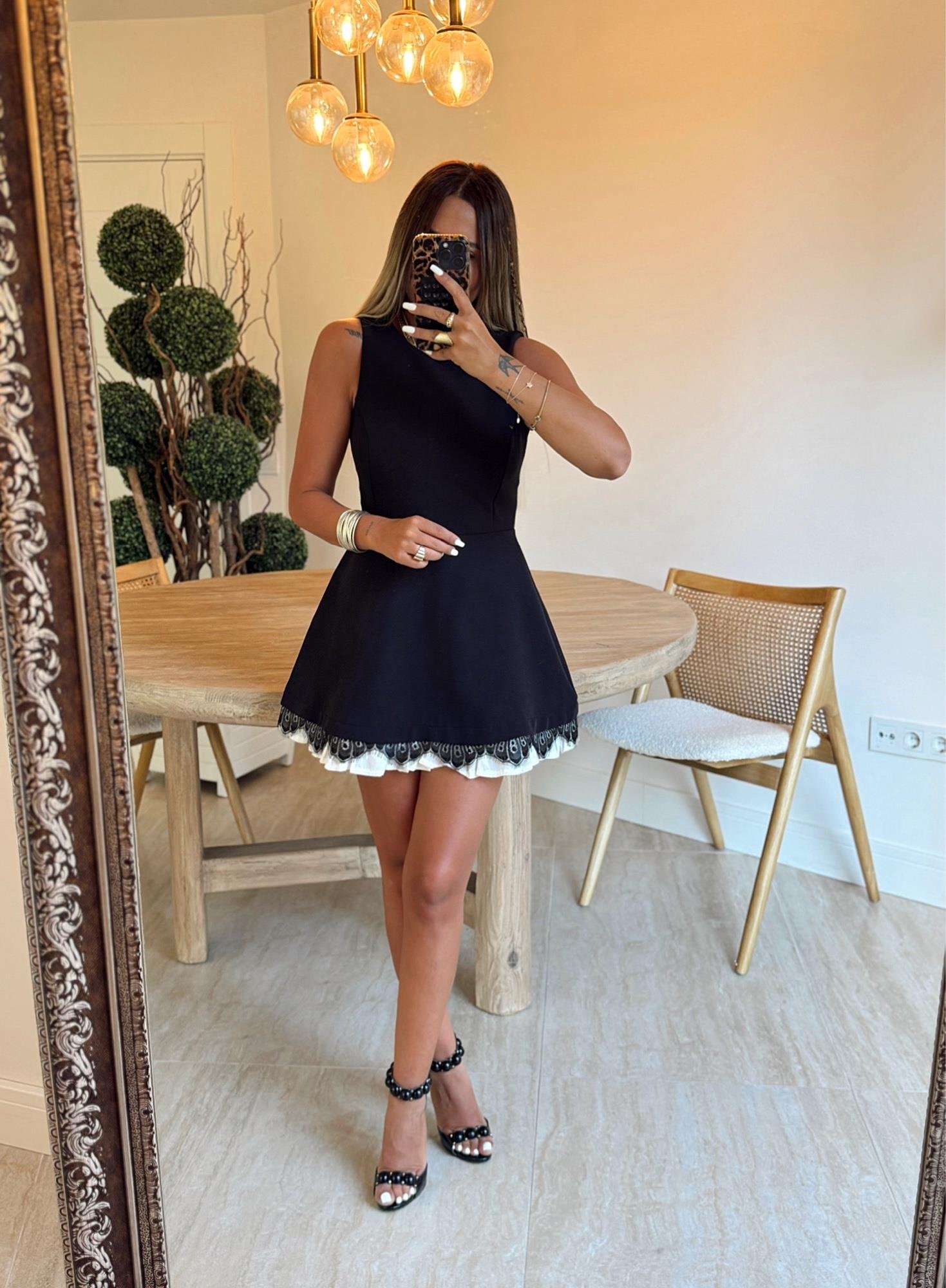 Yeniz Sezon Dantel Detay Crep Elbise