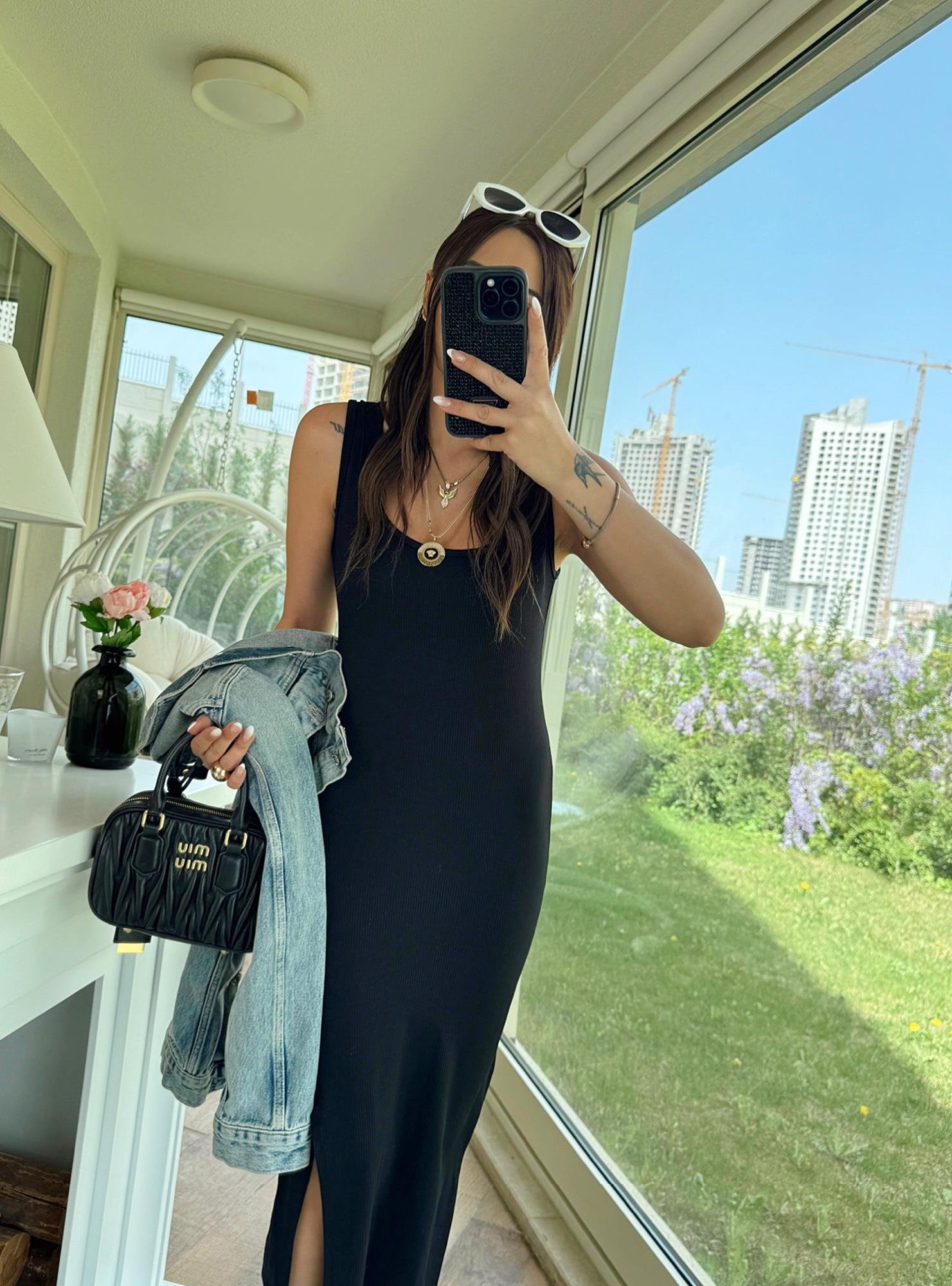 Yırtmaçlı Kare Yaka Midi Boy Elbise